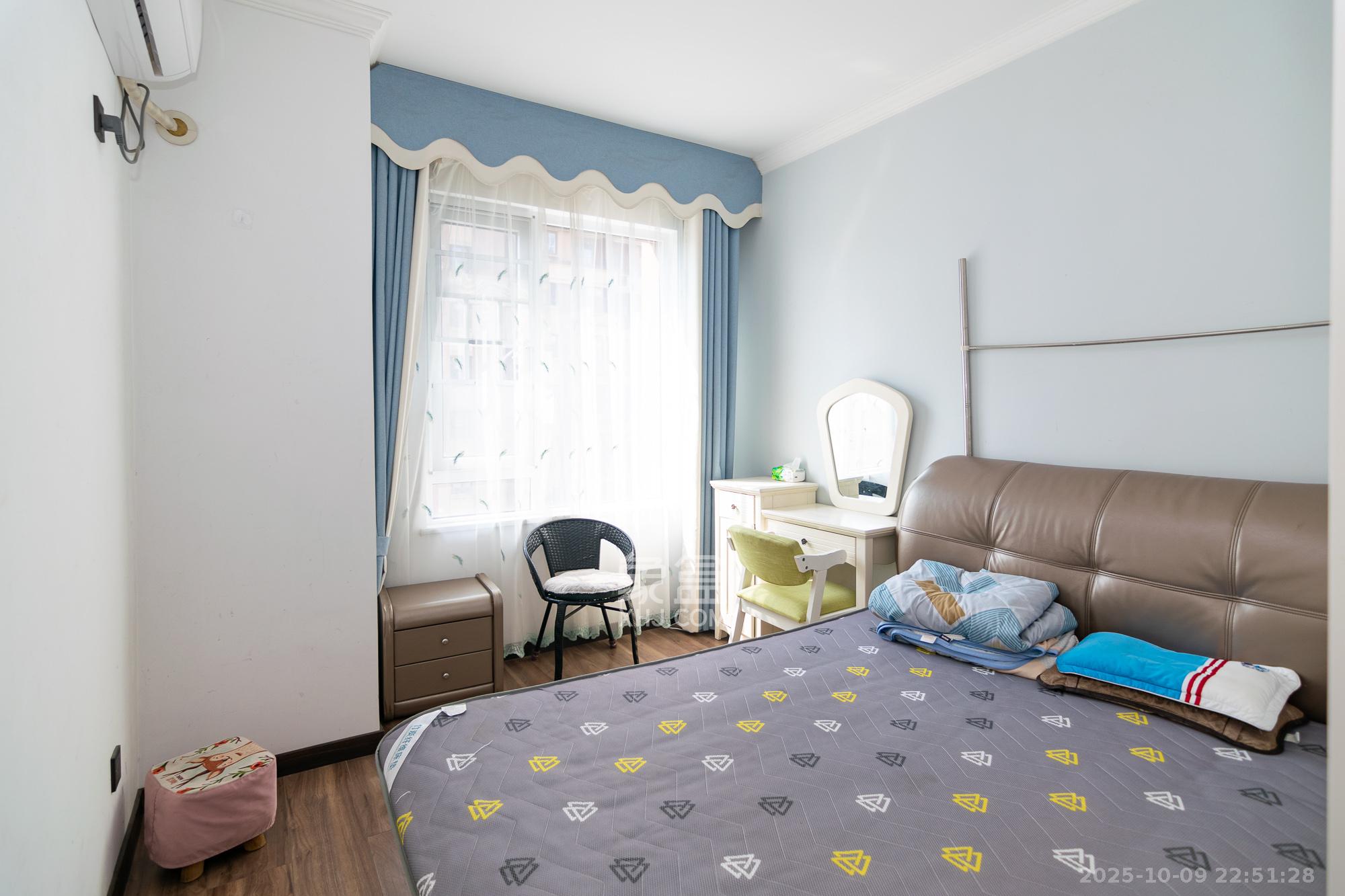 新城国际花都 3室2厅2卫 81.8万 新城国际花都 3室2厅2卫 81.8万卧室