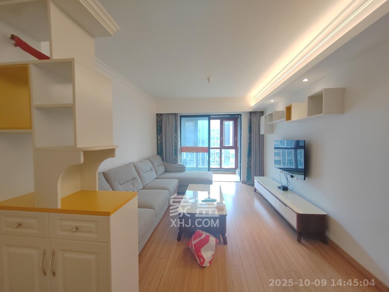 万科魅力之城  3室2厅2卫    2900.0元/月