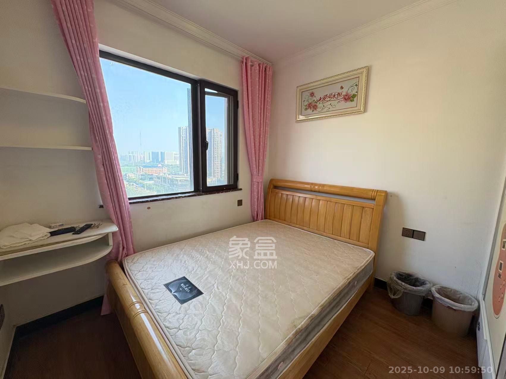 芙蓉万国城MOMA(卓越汇富苑) 3室2厅2卫 2300.0元/月 芙蓉万国城MOMA(卓越汇富苑) 3室2厅2卫 2300.0元/月室内图