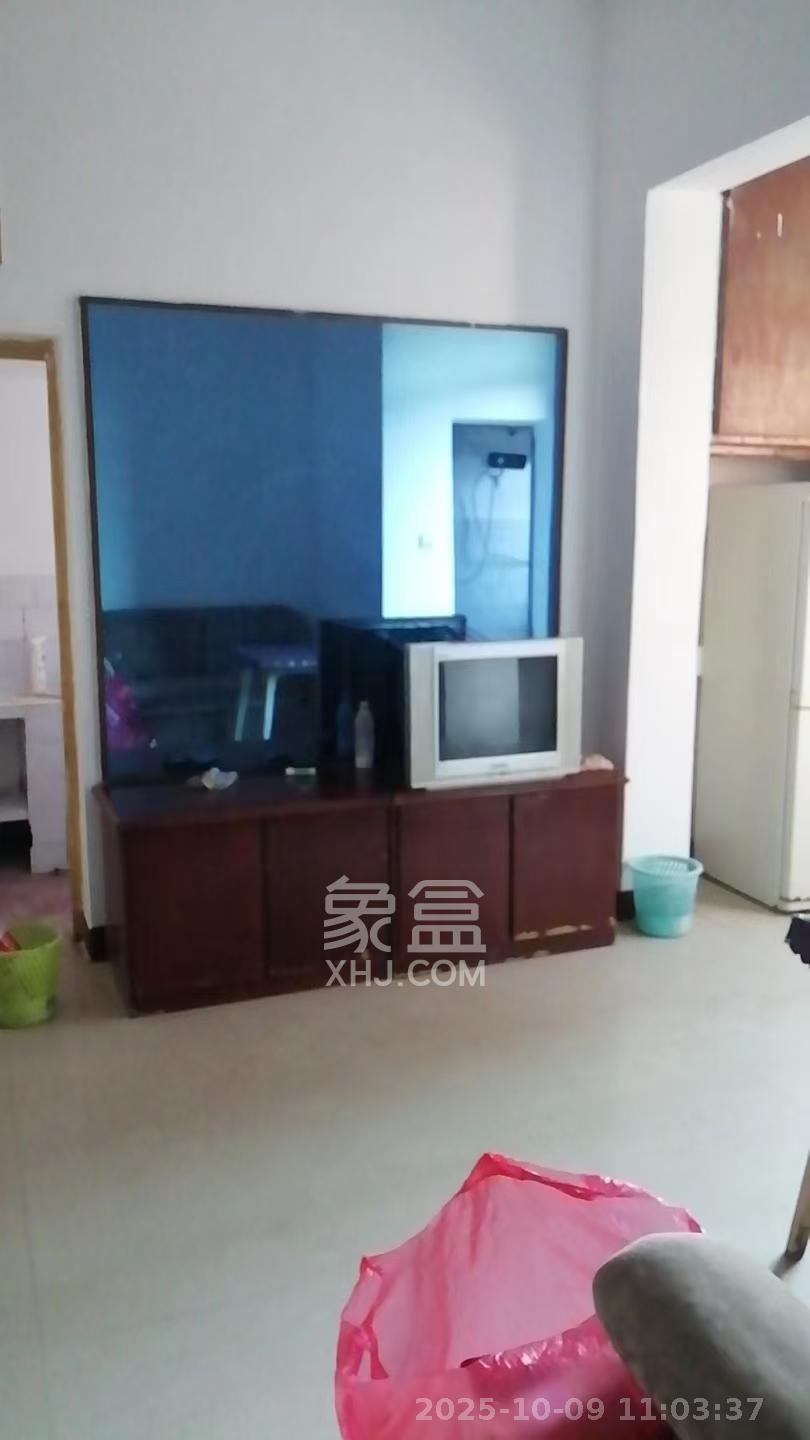 水泵厂宿舍  2室1厅1卫    1600.0元/月 水泵厂宿舍  2室1厅1卫    1600.0元/月室内图