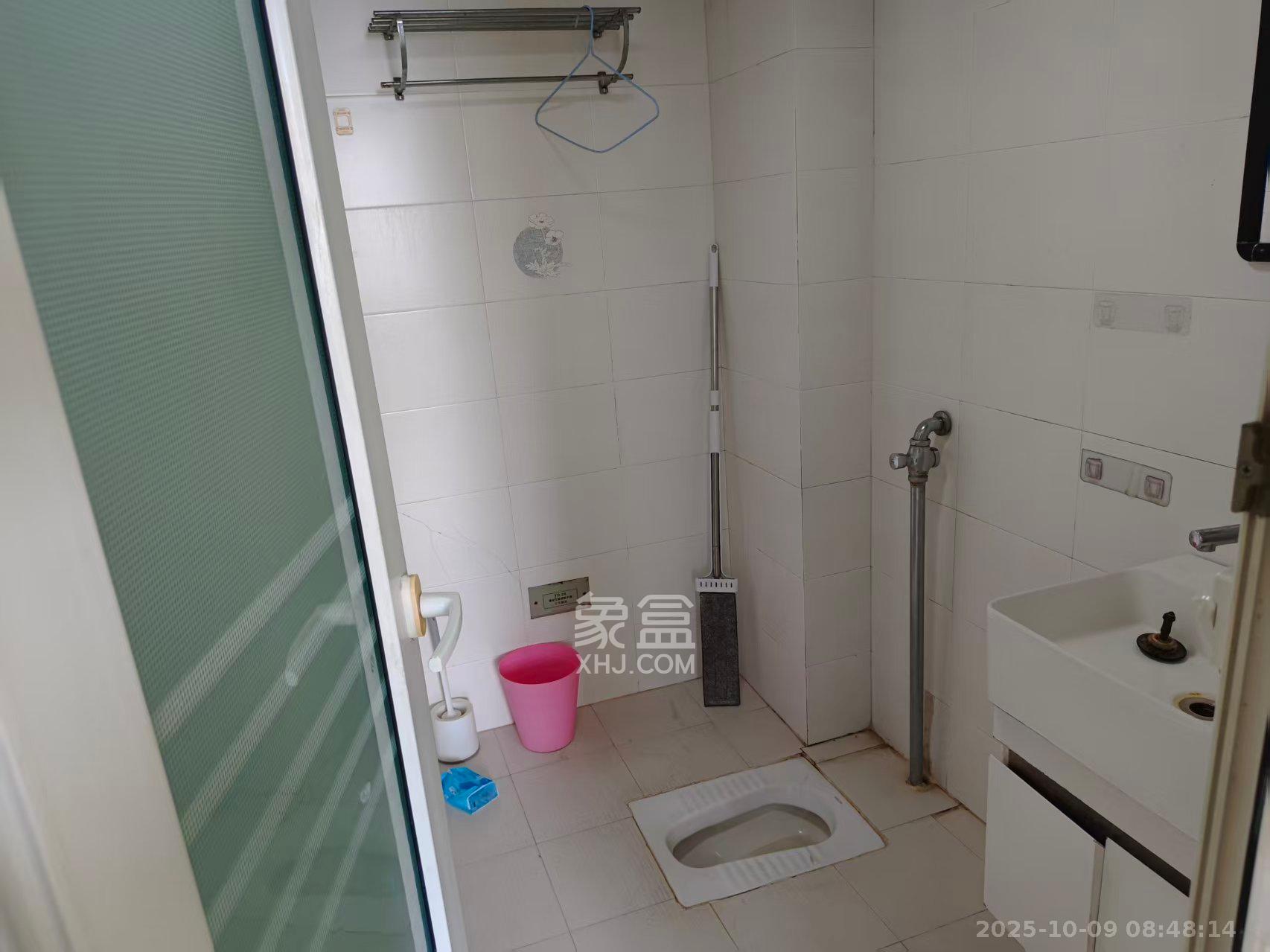 左岸右岸  1室1厅1卫    1600.0元/月 左岸右岸  1室1厅1卫    1600.0元/月室内图