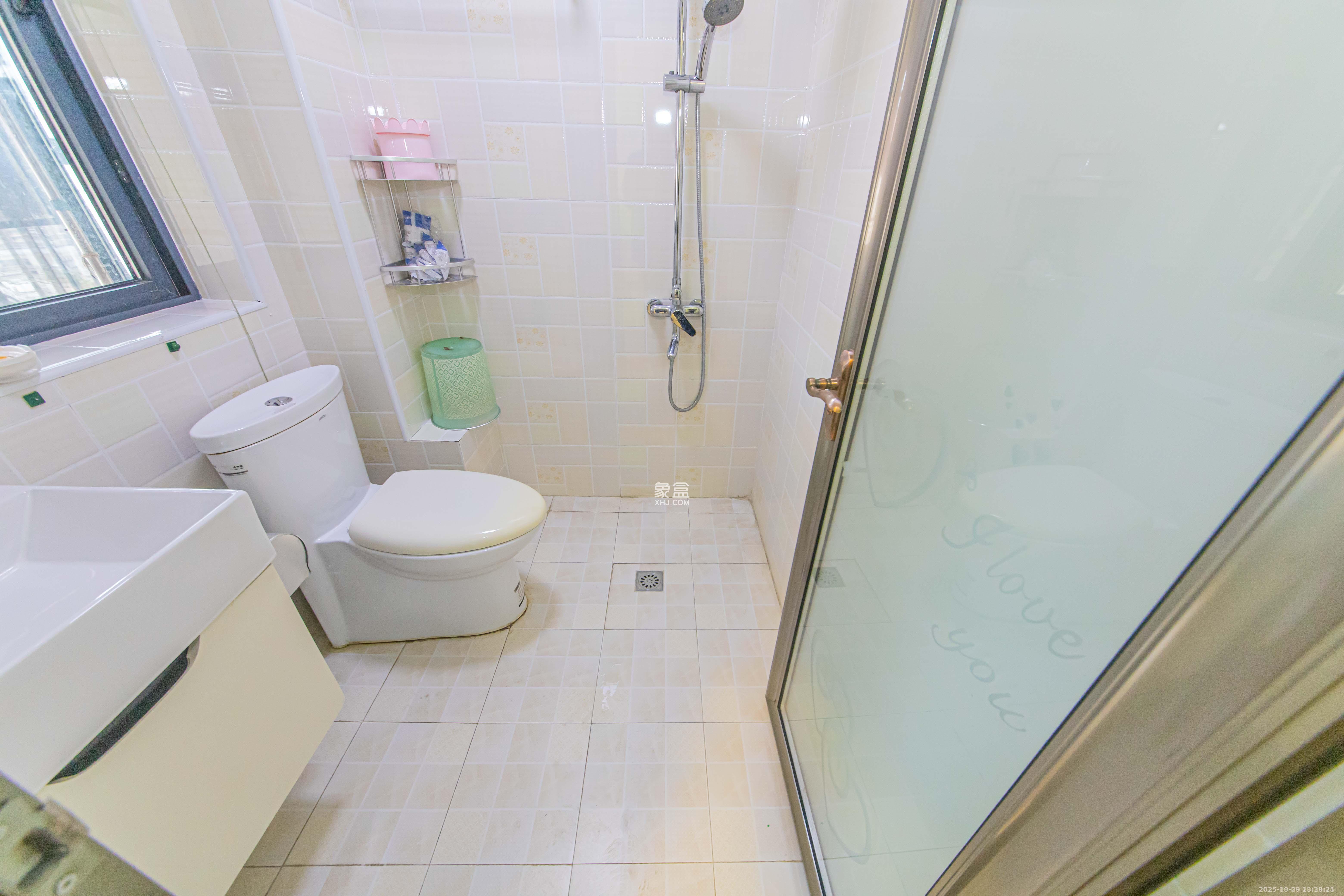 中建芙蓉嘉苑  3室2厅2卫    2300.0元/月室内图