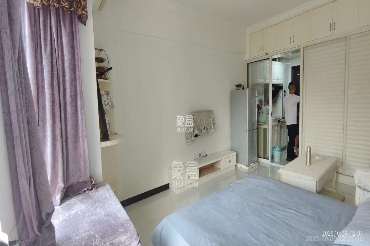 英郡年华 1室1厅1卫 1400.0元/月 英郡年华 1室1厅1卫 1400.0元/月室内图