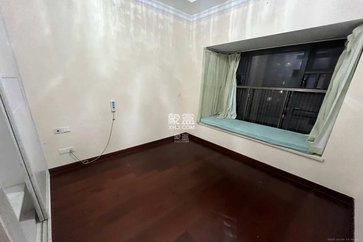 恒大国际广场 2室1厅1卫 2400.0元/月 恒大国际广场 2室1厅1卫 2400.0元/月室内图