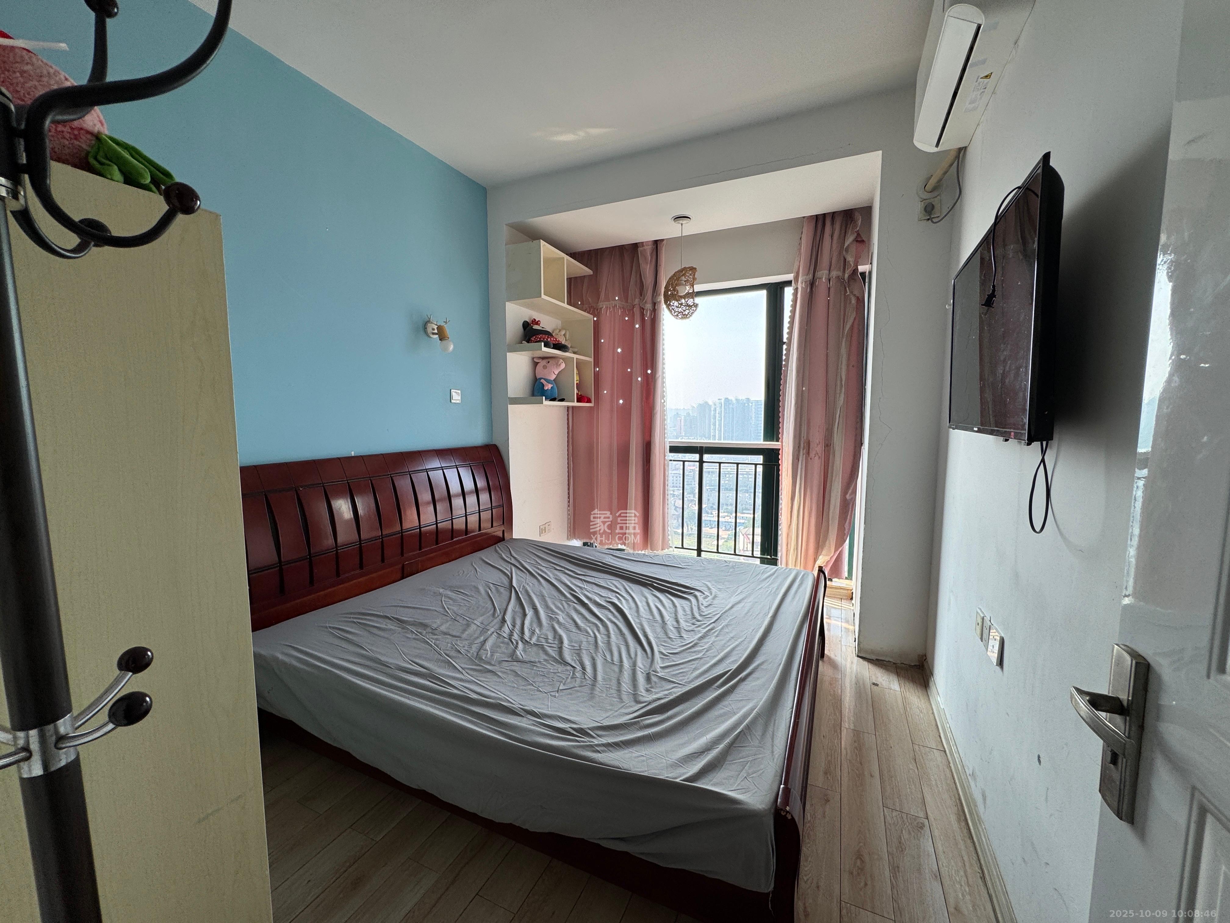 新青年公寓  1室1厅1卫    2300.0元/月室内图