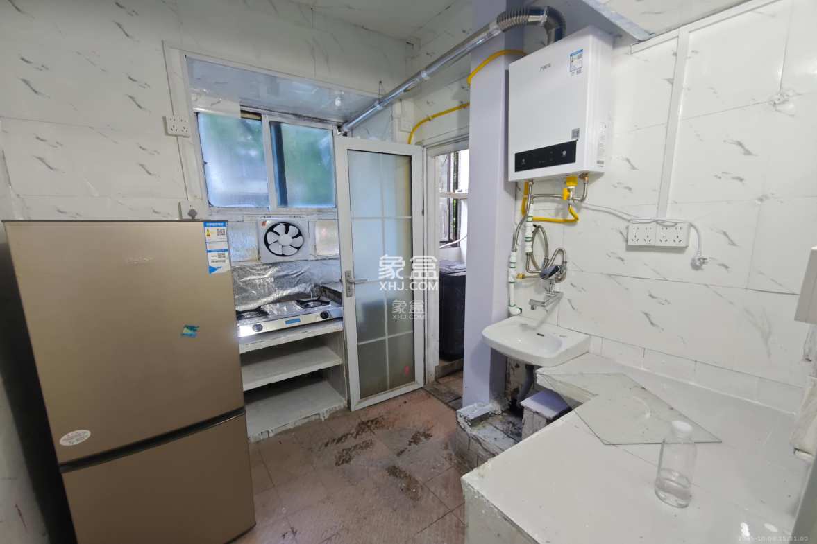 五一东村 1室0厅0卫 2400.0元/月 五一东村 1室0厅0卫 2400.0元/月室内图