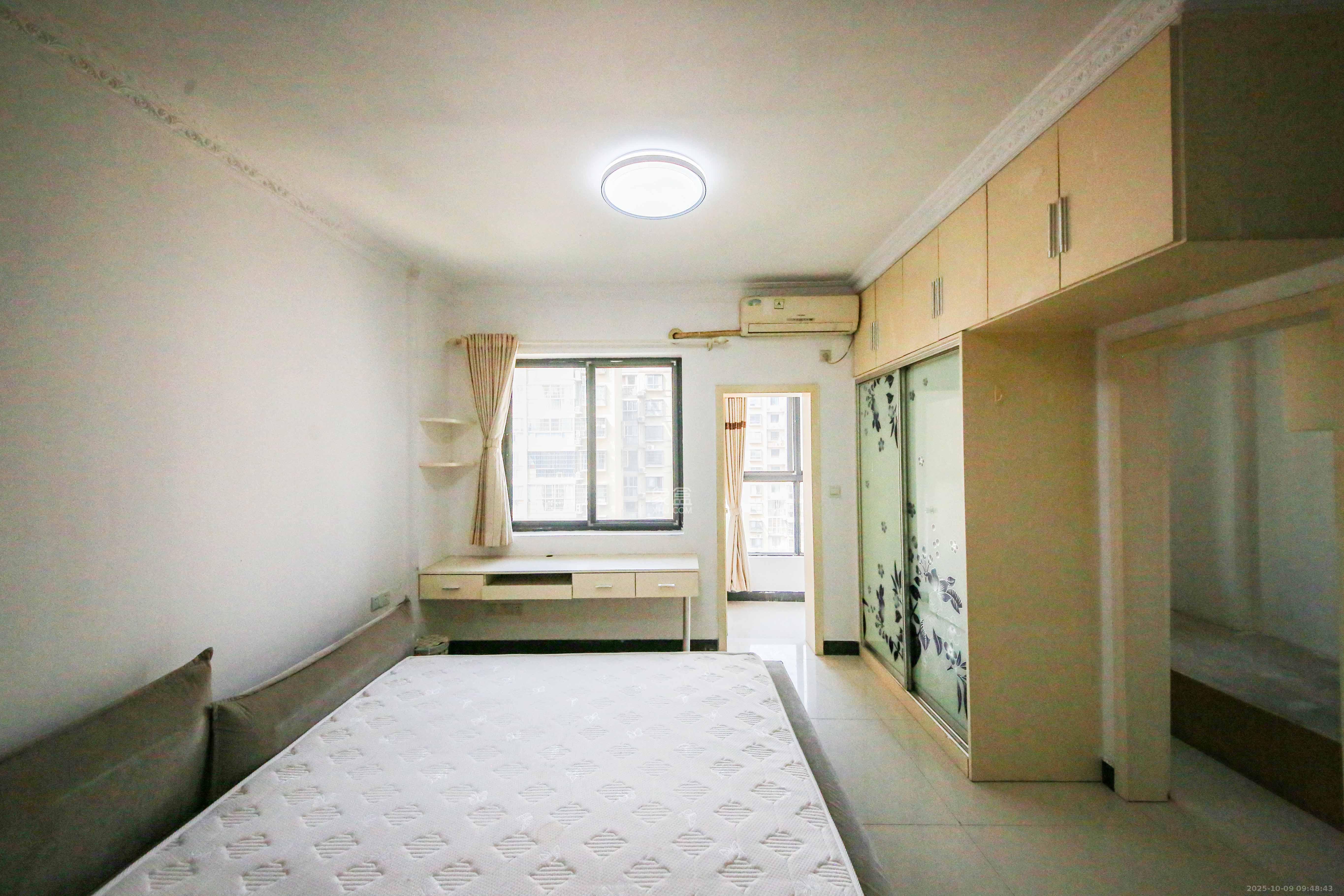 满庭芳小区  1室1厅1卫    35.0万客厅