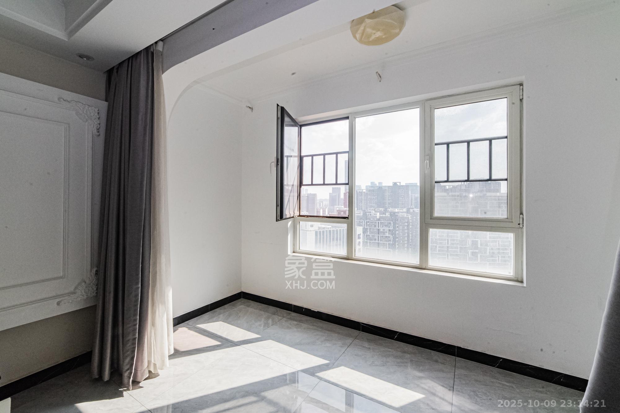 北辰三角洲B2E2区  3室2厅1卫    126.0万 北辰三角洲B2E2区  3室2厅1卫    126.0万阳台