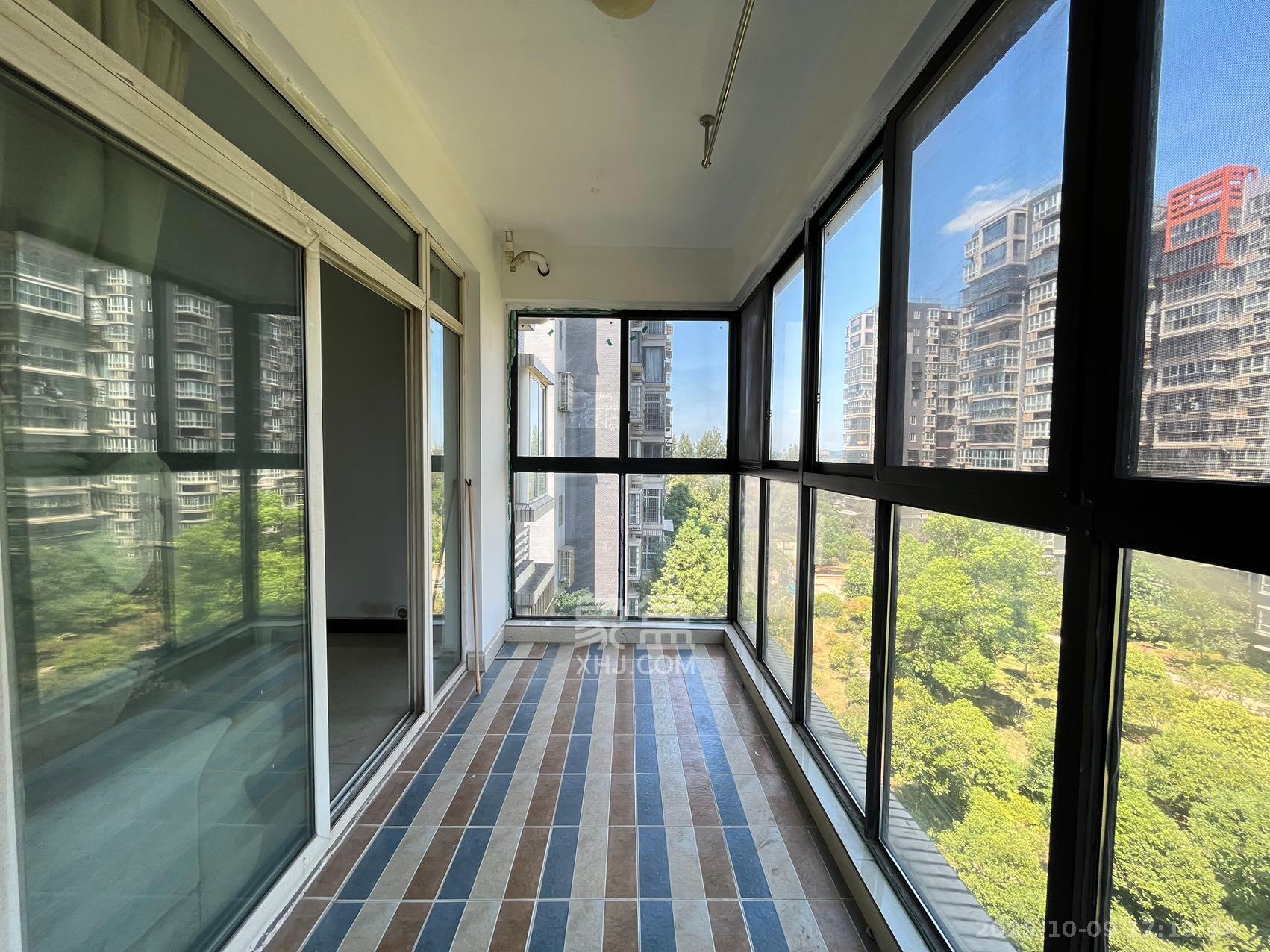 中悦领秀金都 3室2厅2卫 1700.0元/月 中悦领秀金都 3室2厅2卫 1700.0元/月室内图