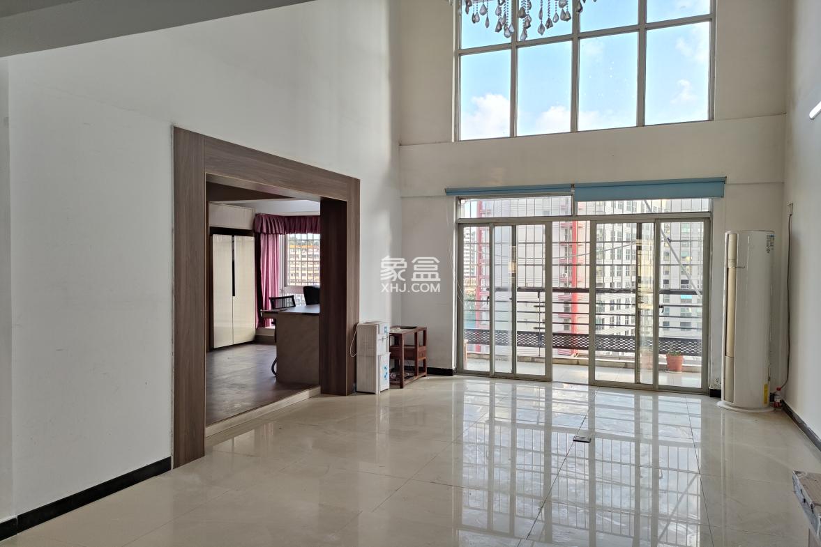 汇锦名城 5室2厅2卫 4800.0元/月 汇锦名城 5室2厅2卫 4800.0元/月室内图