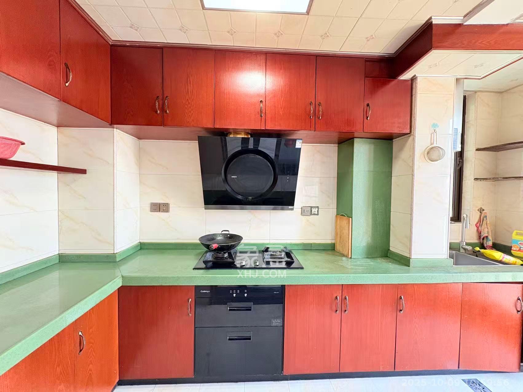 芙蓉万国城MOMA（卓越汇富苑）  3室2厅2卫    2300.0元/月室内图