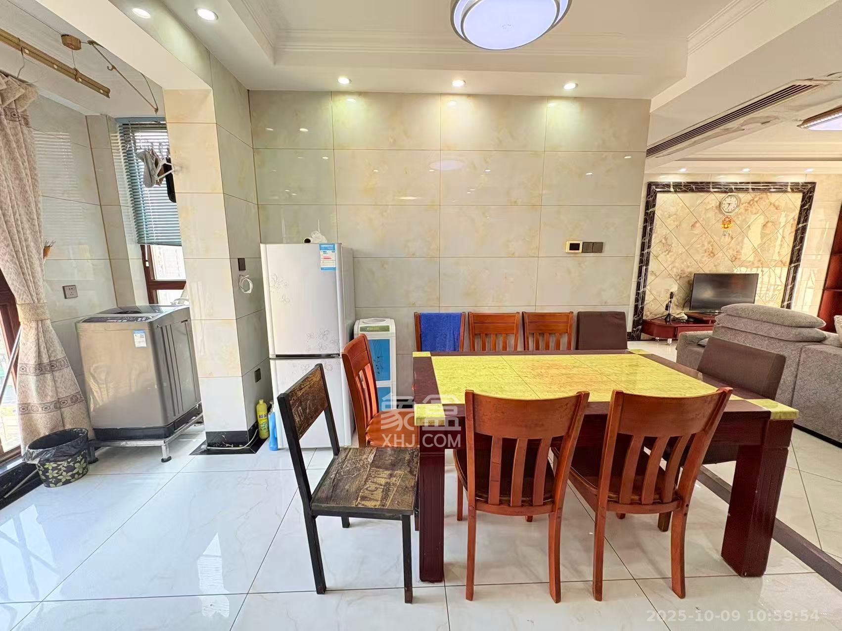 芙蓉万国城MOMA（卓越汇富苑）  3室2厅2卫    2300.0元/月室内图