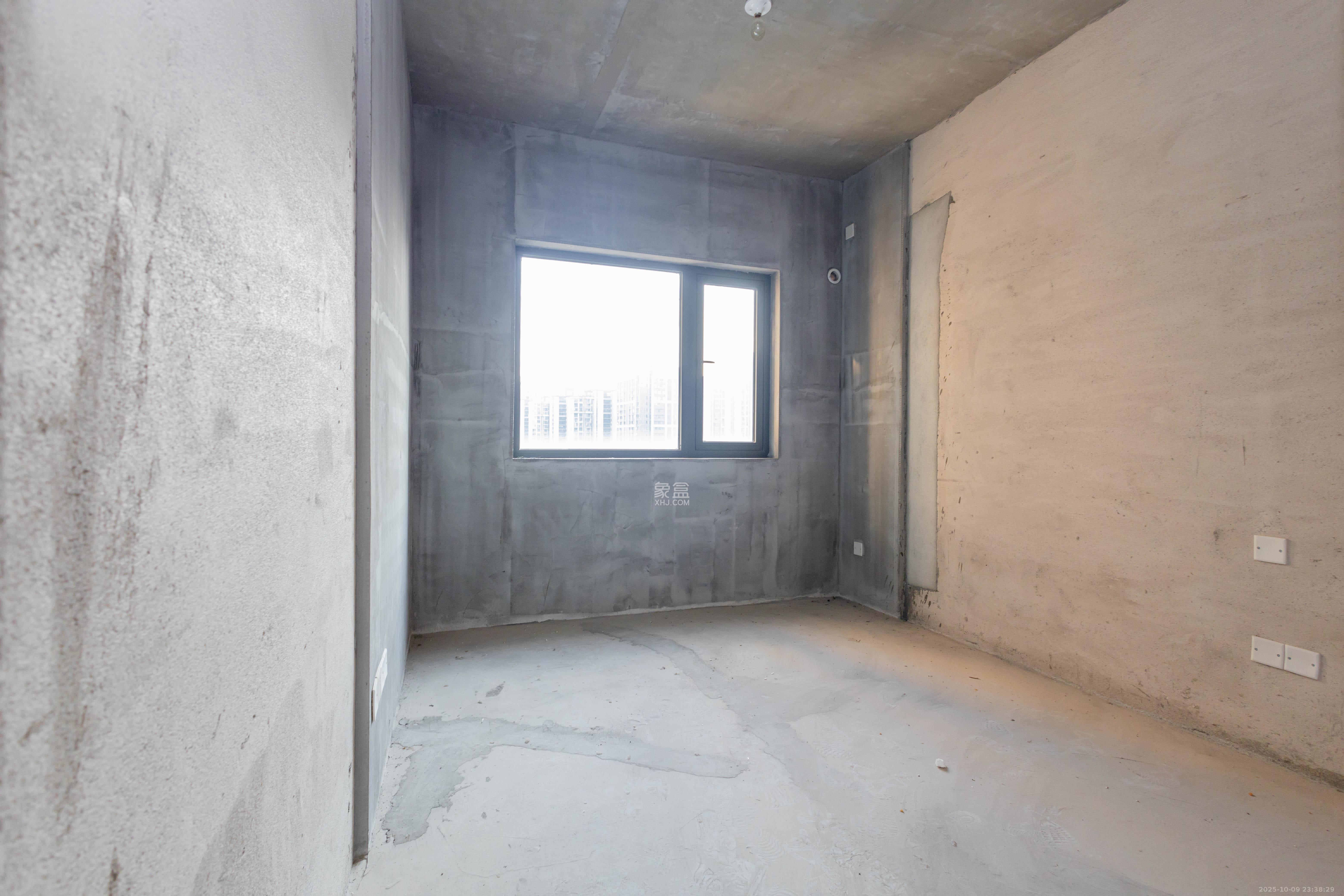 恒大江湾  3室1厅2卫    110.0万卧室