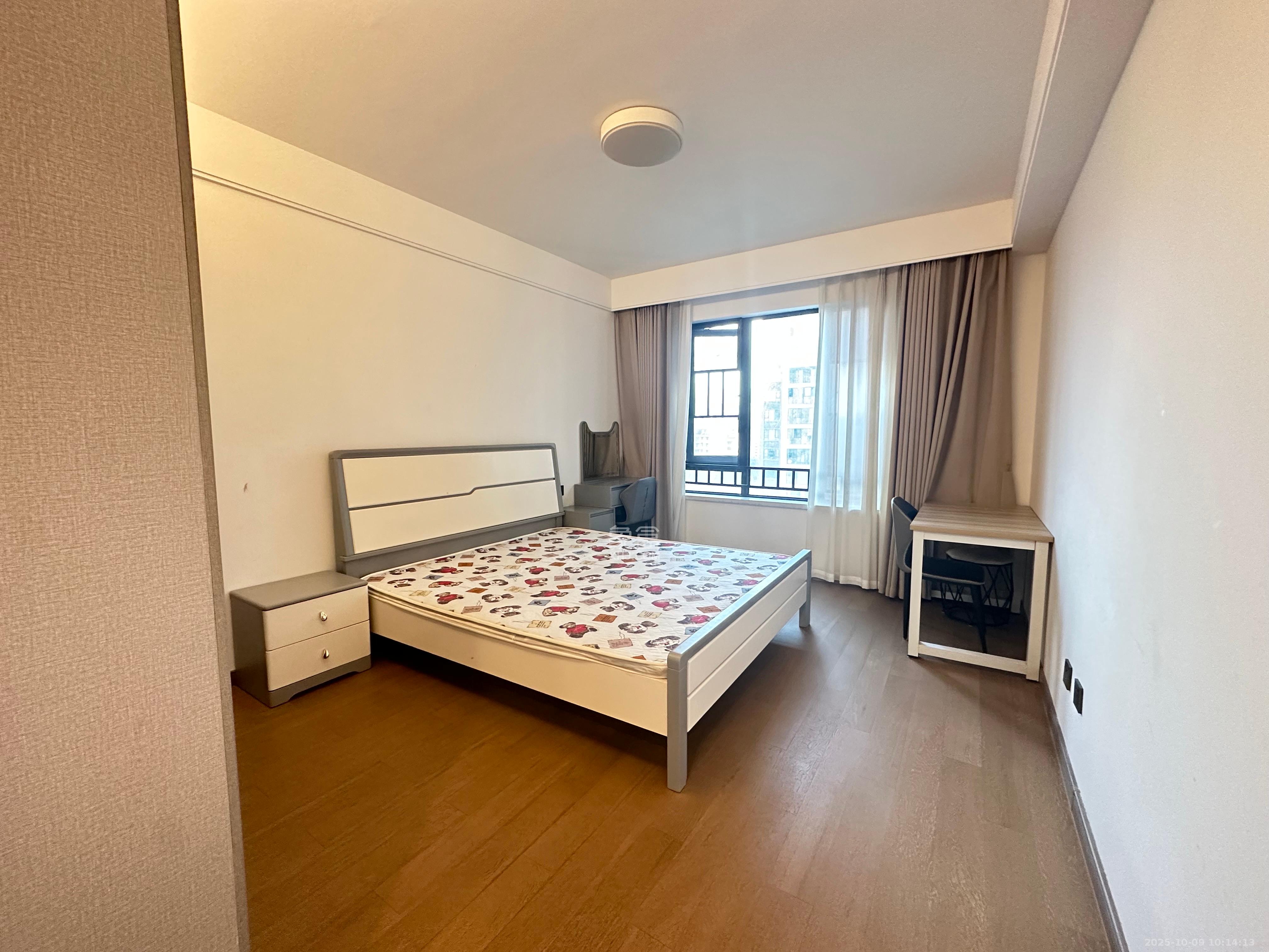 卓越江岸  4室2厅2卫    5600.0元/月 卓越江岸  4室2厅2卫    5600.0元/月室内图