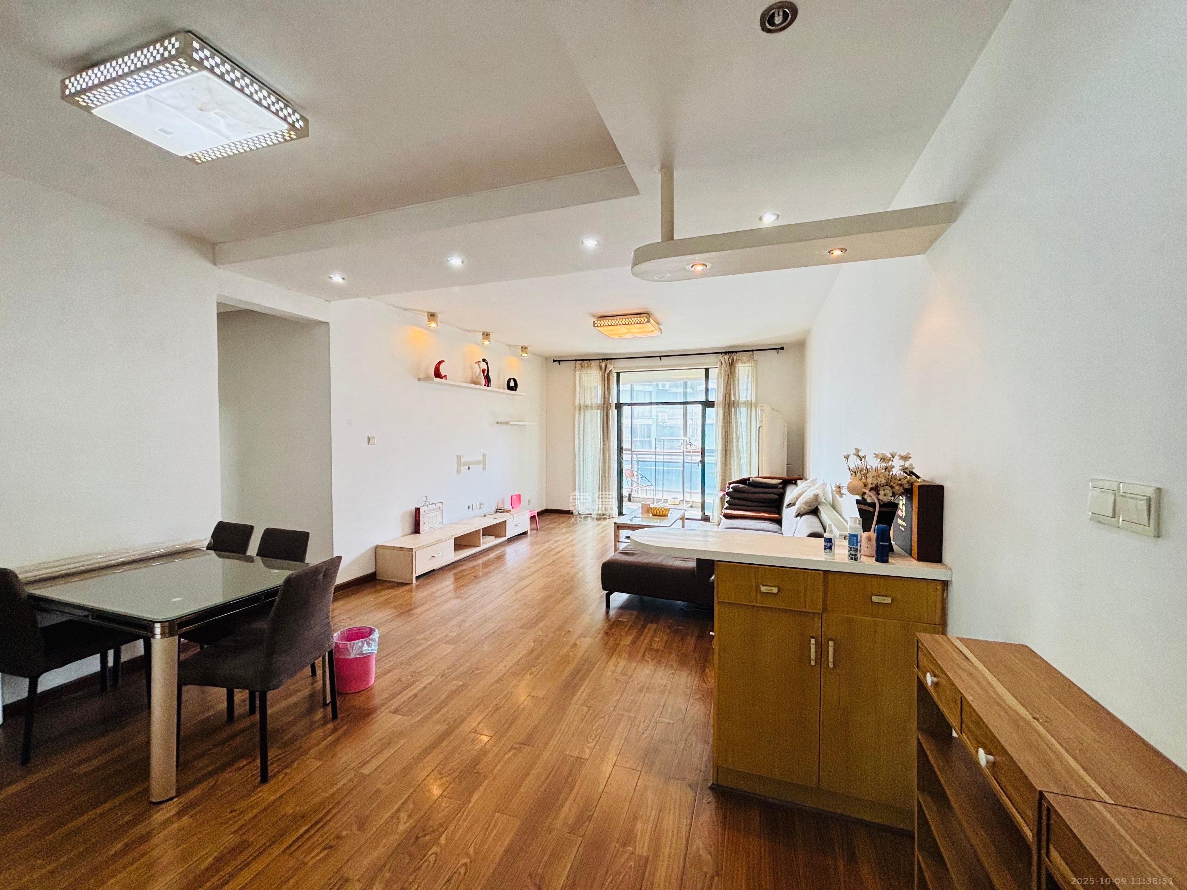 仁和香堤雅境 3室2厅2卫 3200.0元/月 仁和香堤雅境 3室2厅2卫 3200.0元/月室内图