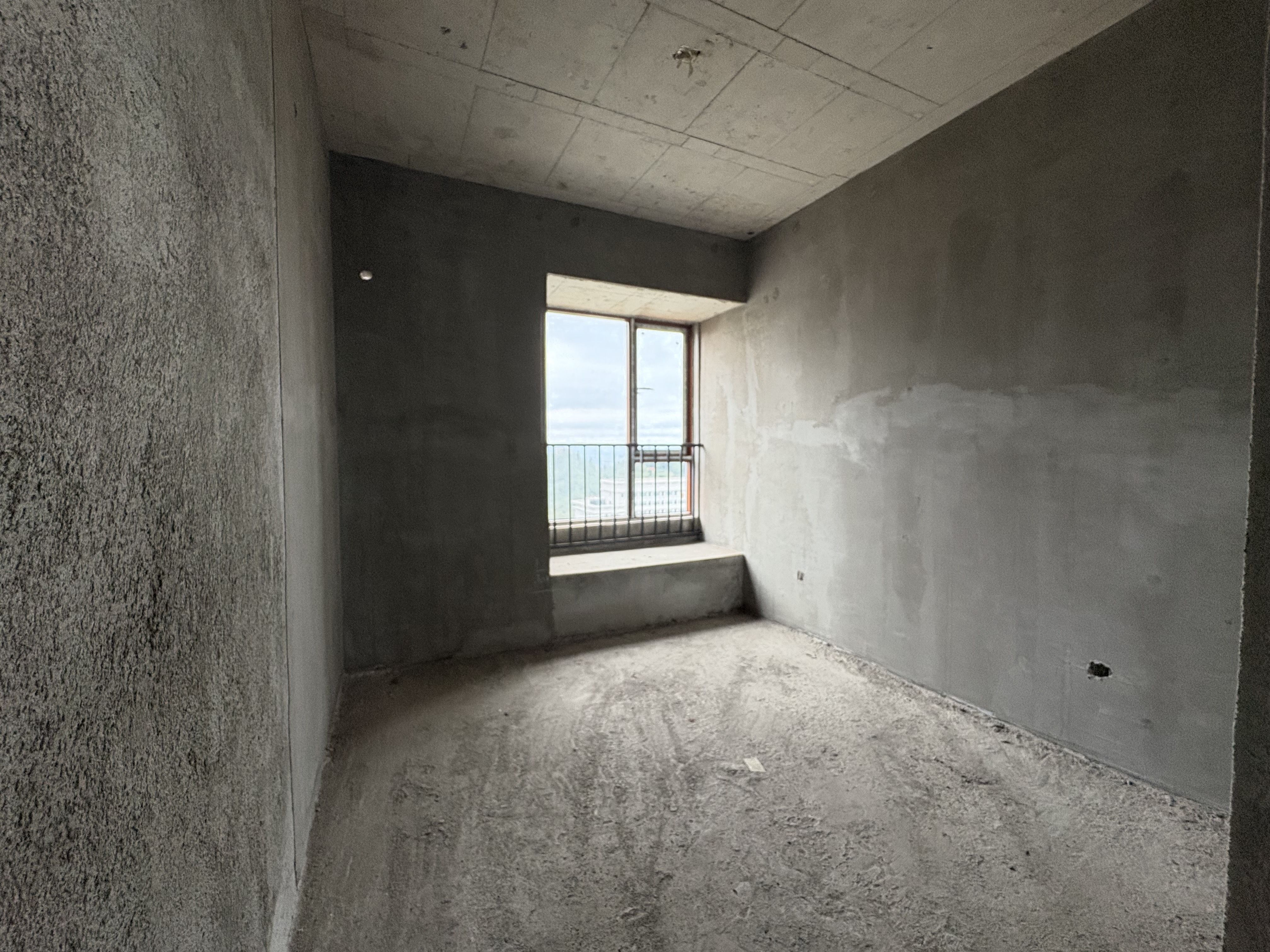 吉大汉珠山府 4室2厅2卫 96.8万 吉大汉珠山府 4室2厅2卫 96.8万客厅