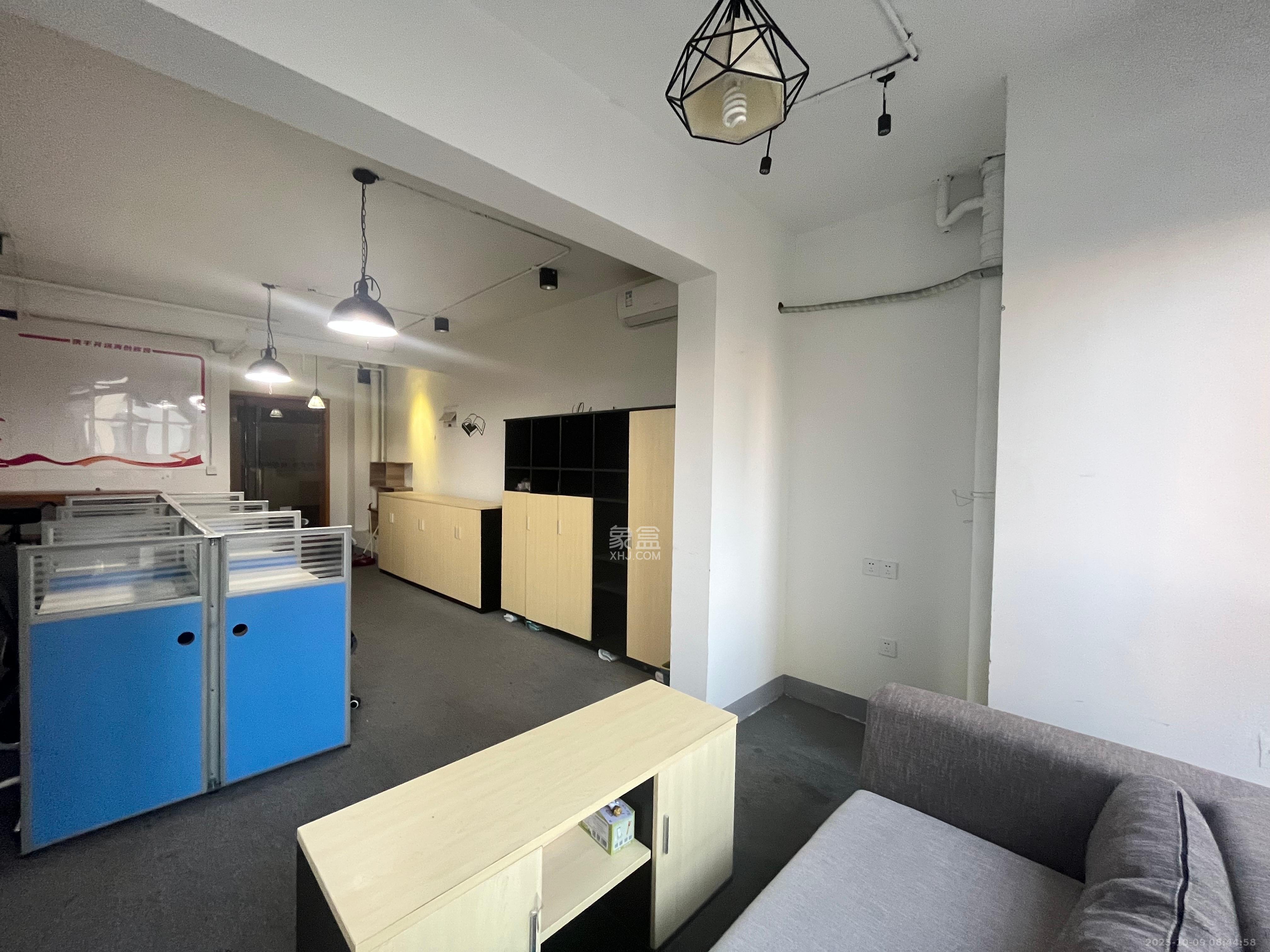 德思勤城市广场（宝格丽公寓）  1室1厅1卫    1600.0元/月室内图