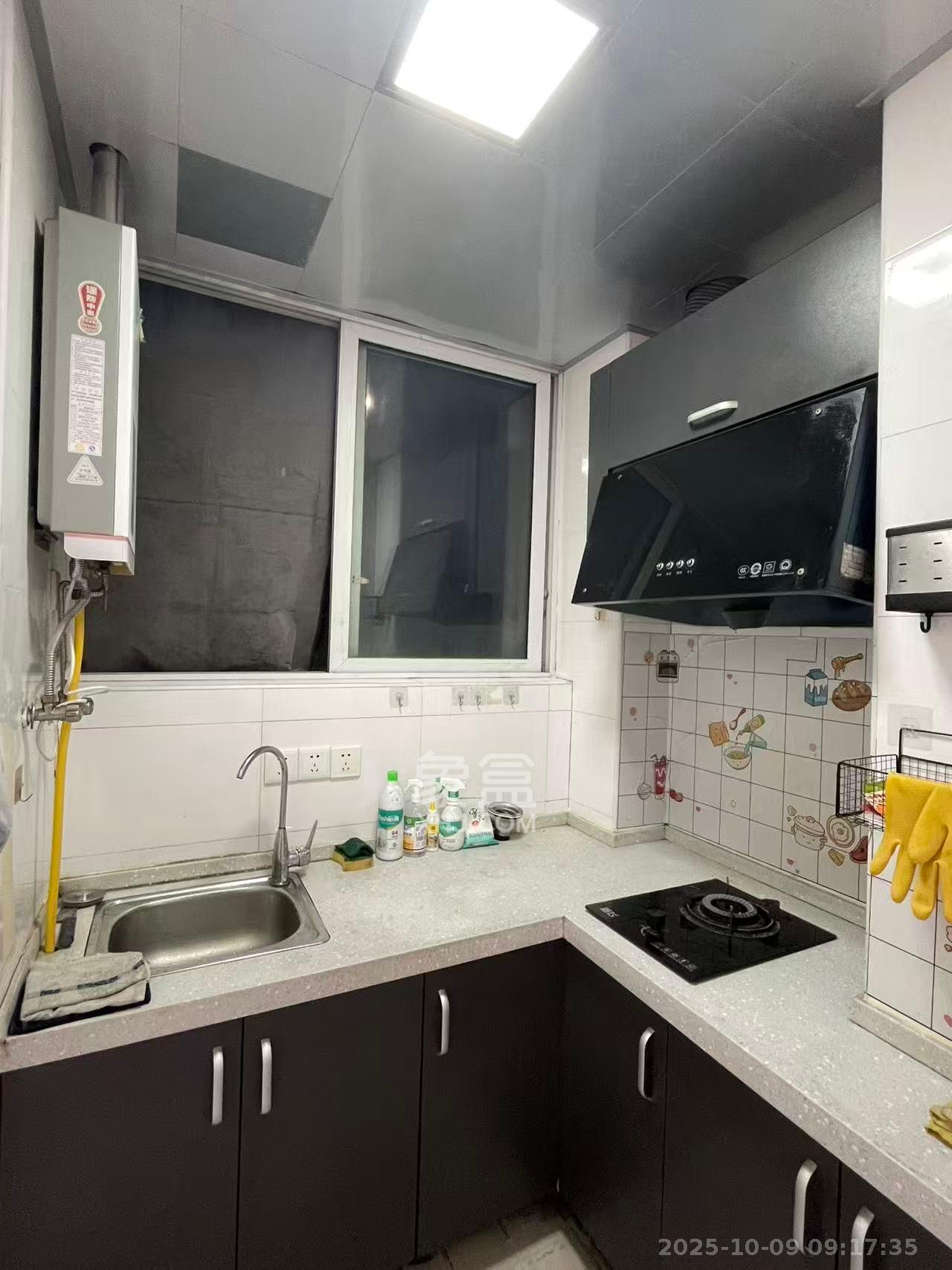 东方航标 1室1厅1卫 1300.0元/月 东方航标 1室1厅1卫 1300.0元/月室内图