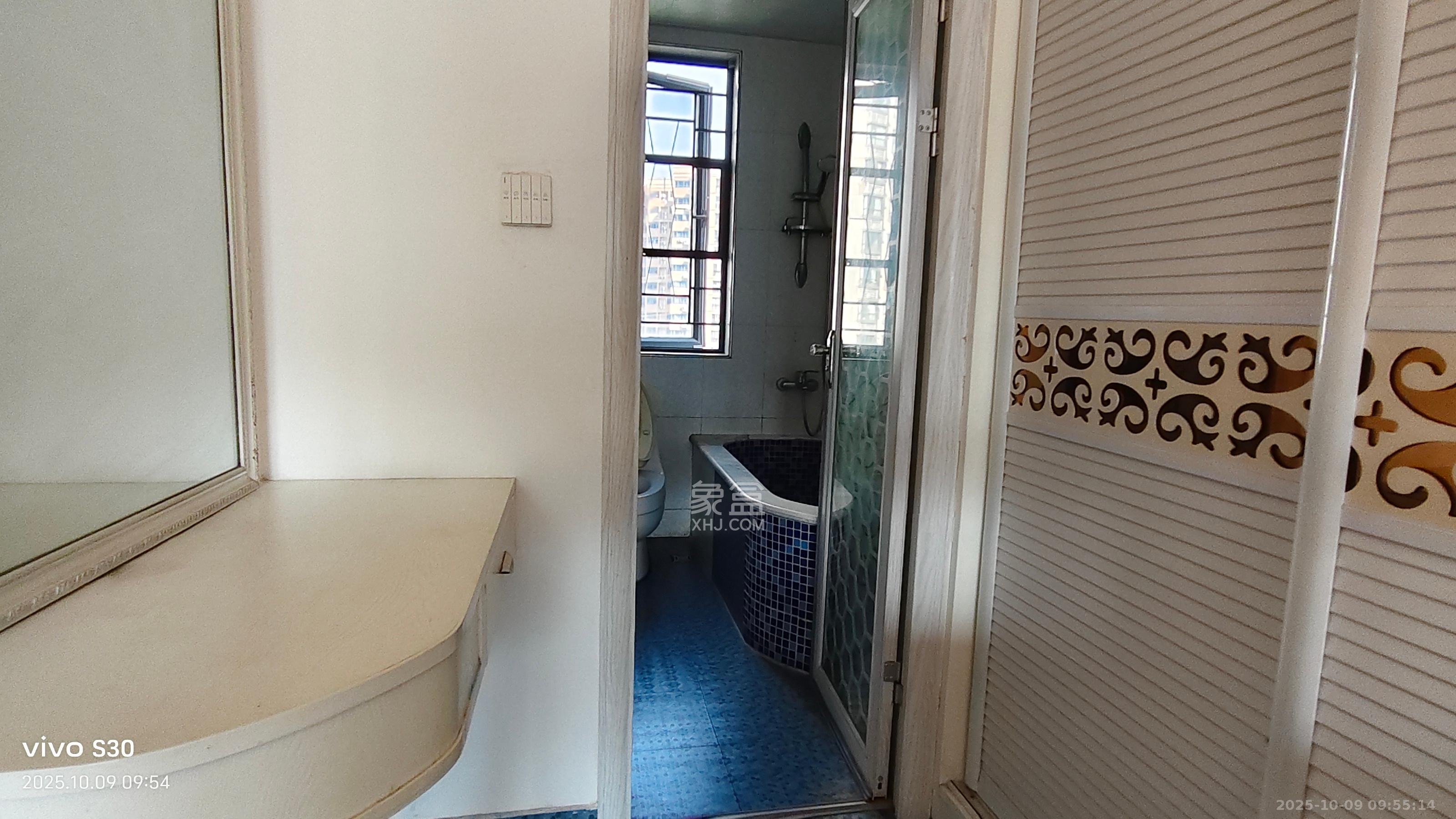 莱茵城  3室2厅2卫    2600.0元/月室内图