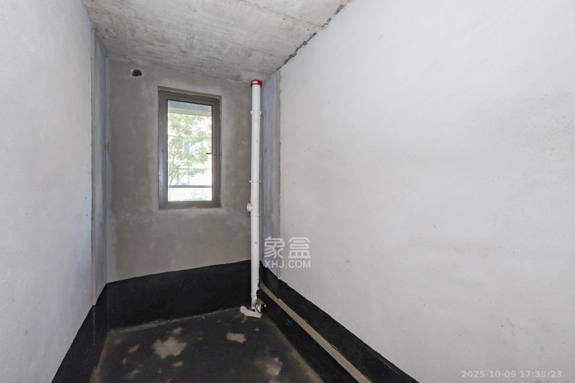 正荣滨江紫阙台 5室2厅3卫 316.0万 正荣滨江紫阙台 5室2厅3卫 316.0万卫生间