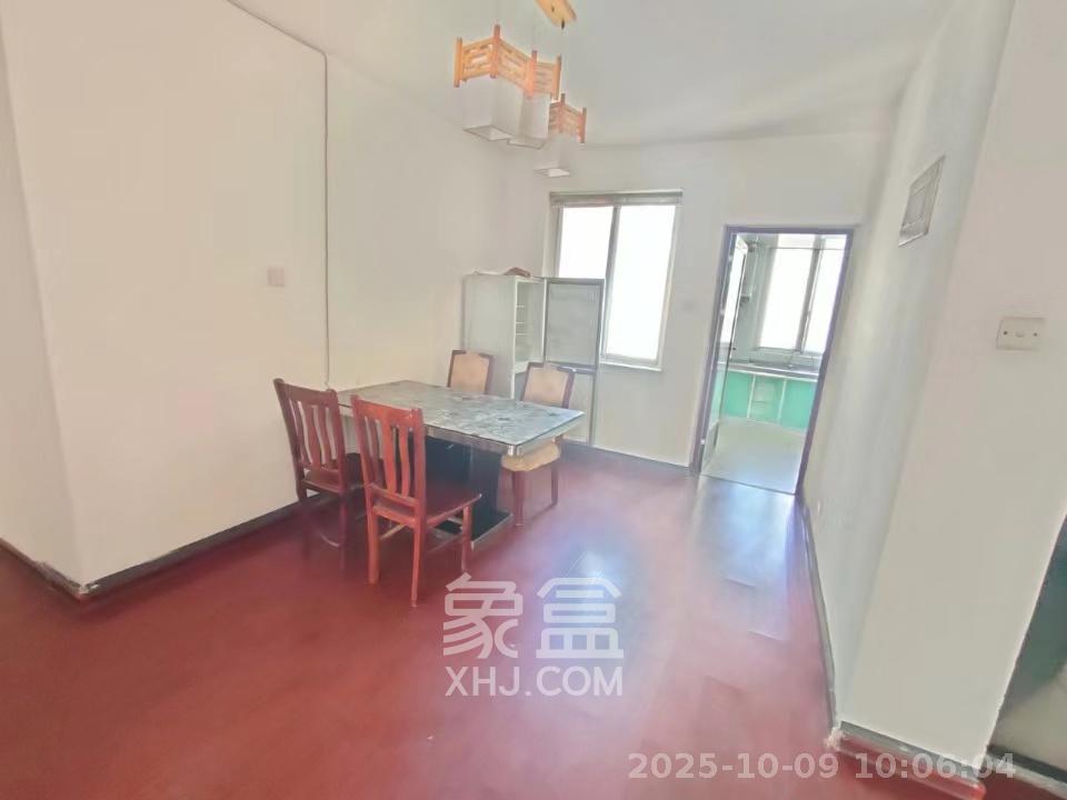 海利科院佳园  3室2厅2卫    2400.0元/月 海利科院佳园  3室2厅2卫    2400.0元/月室内图