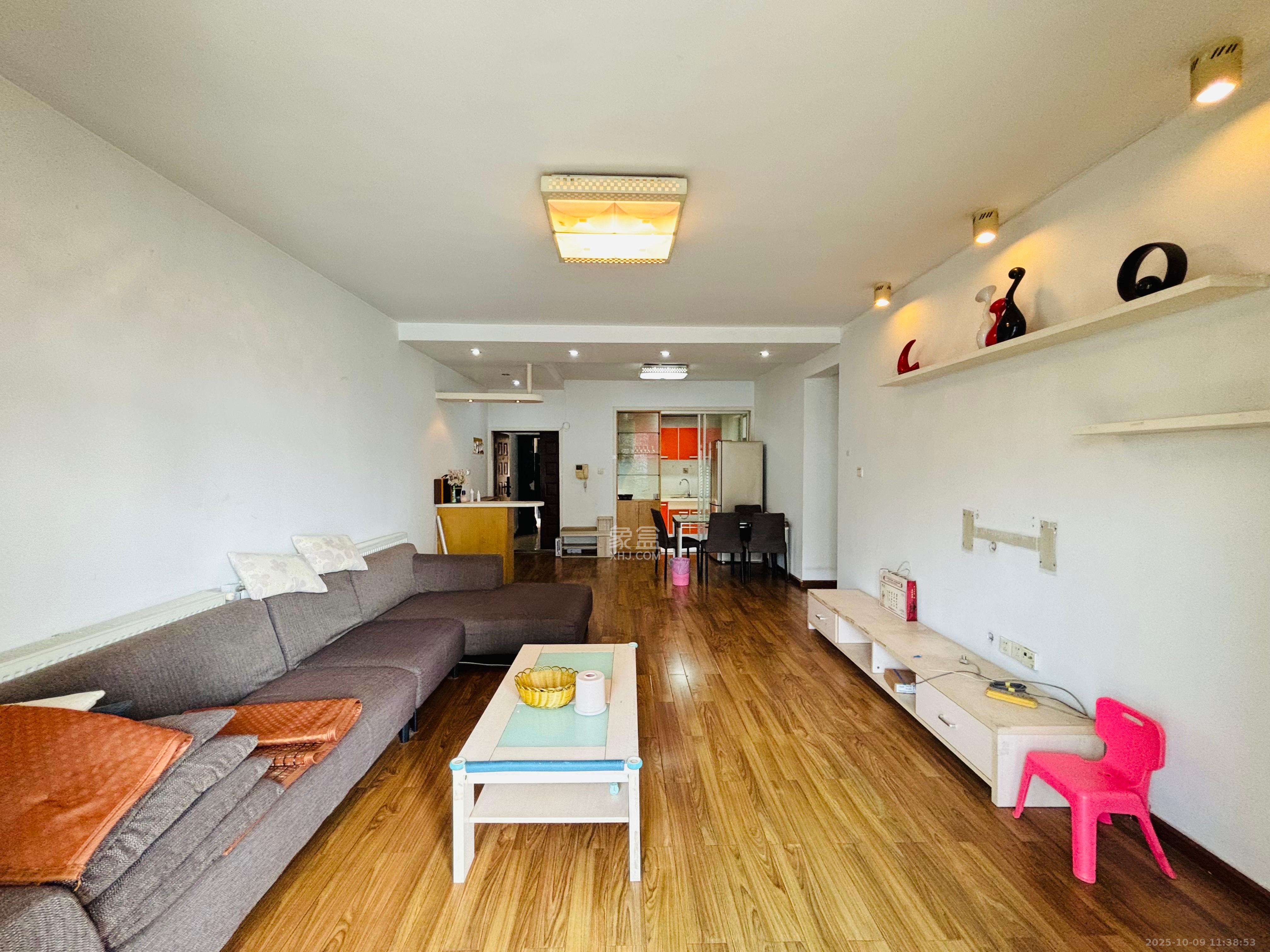 仁和香堤雅境 3室2厅2卫 3200.0元/月 仁和香堤雅境 3室2厅2卫 3200.0元/月室内图