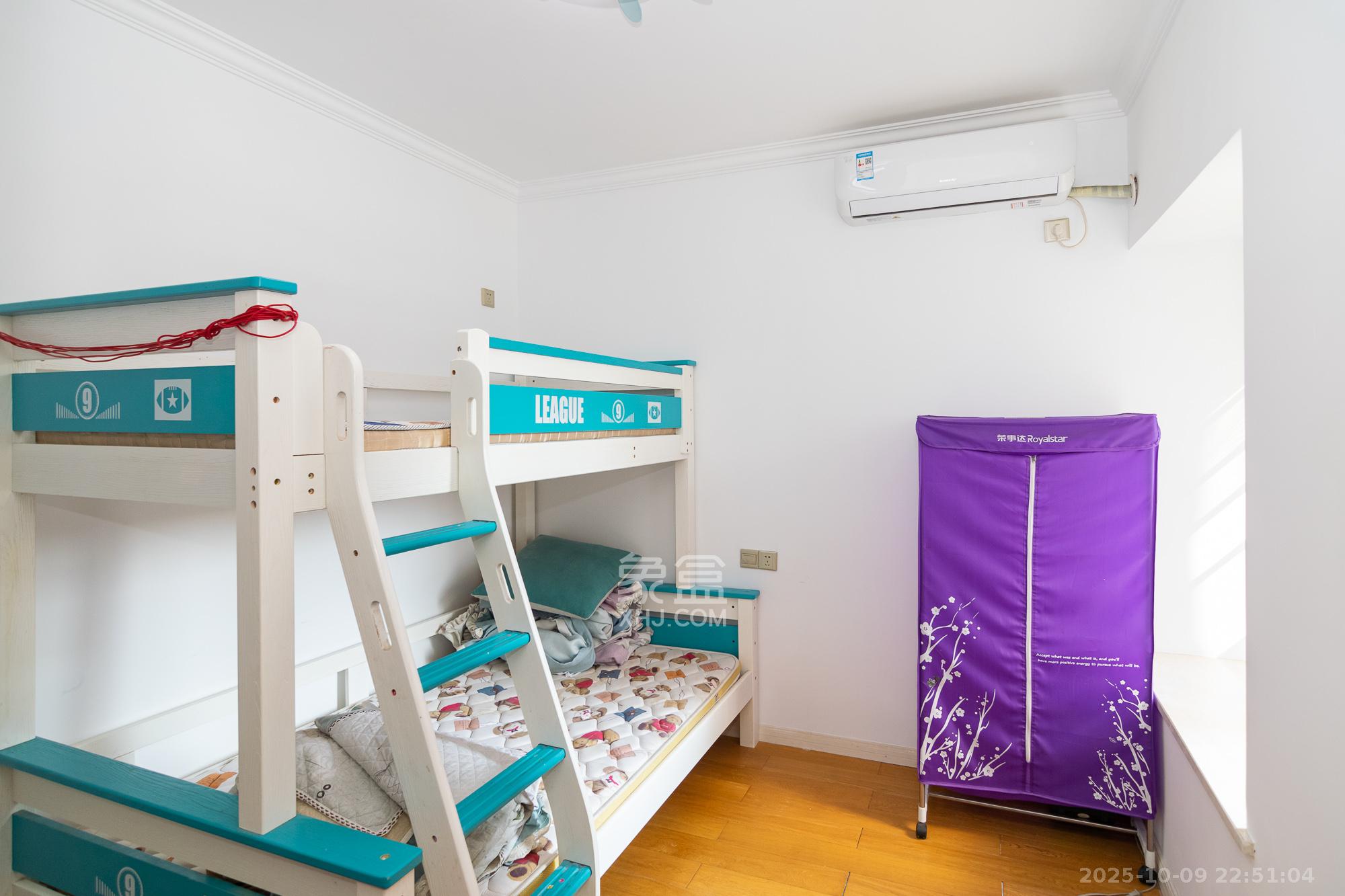 金地三千府（金地湖山樾、金地自在城）  3室2厅1卫    58.0万卧室