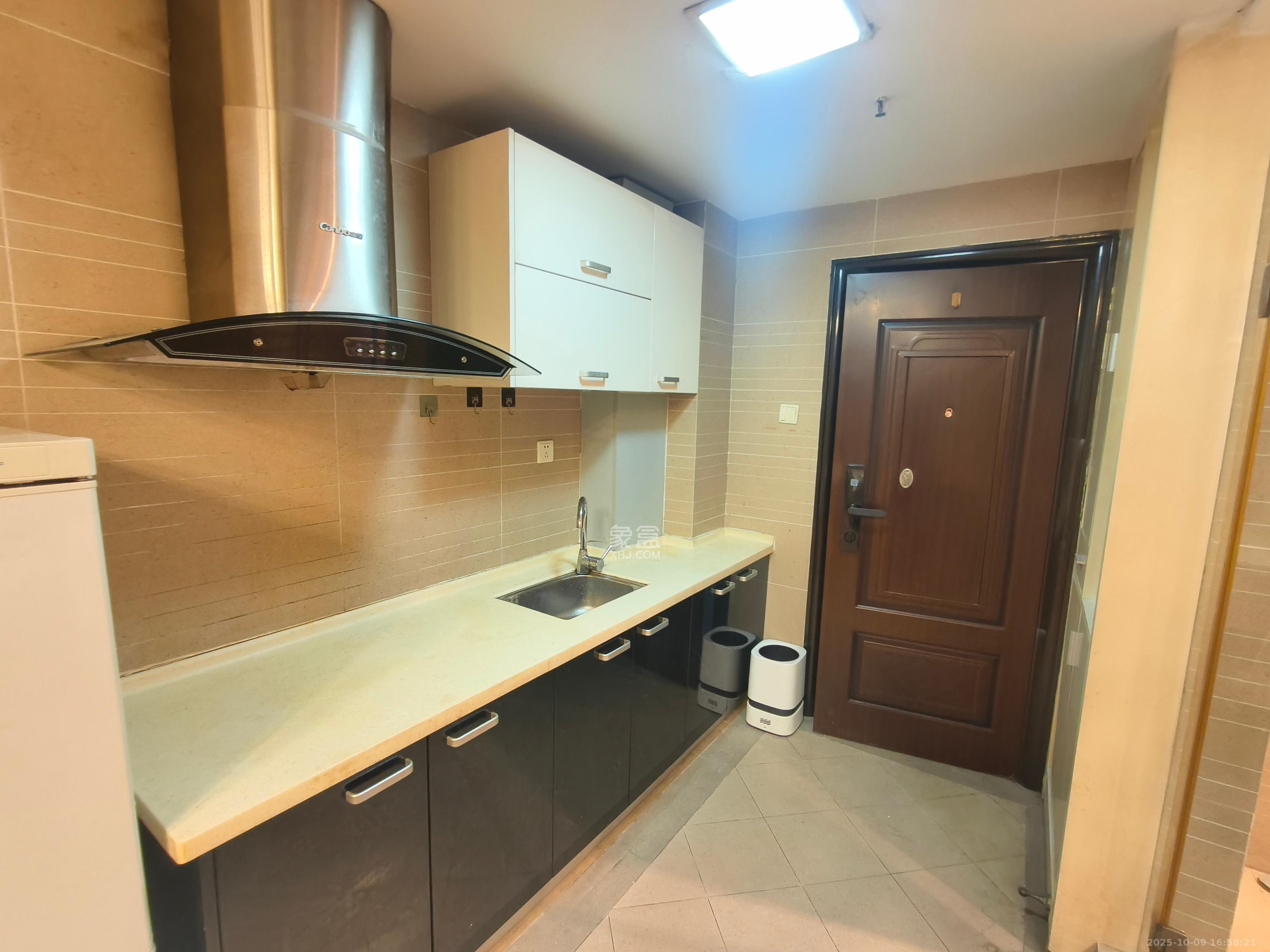 七彩丽都 1室1厅1卫 2400.0元/月 七彩丽都 1室1厅1卫 2400.0元/月室内图