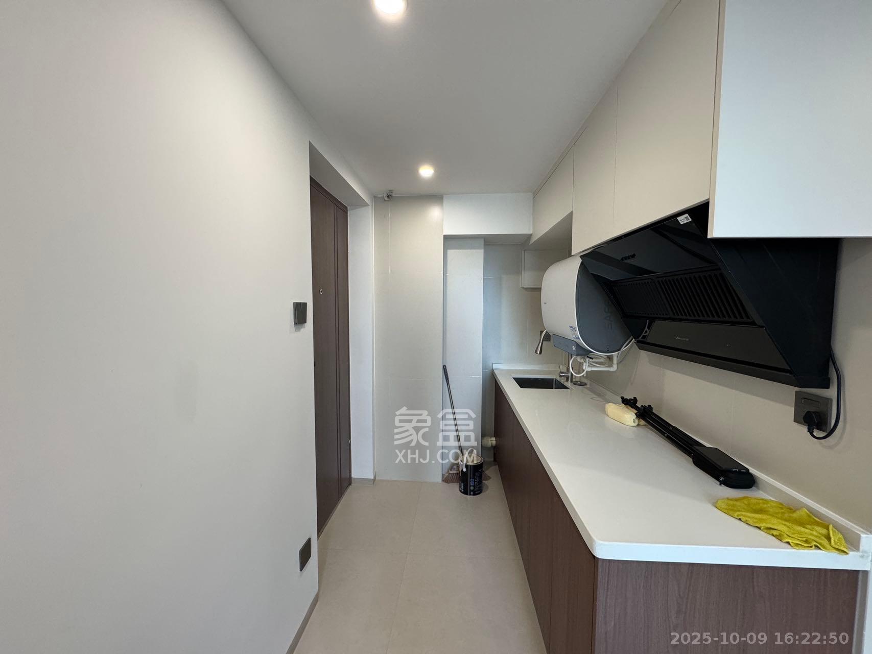 卓越中寰 2室1厅1卫 2700.0元/月 卓越中寰 2室1厅1卫 2700.0元/月室内图