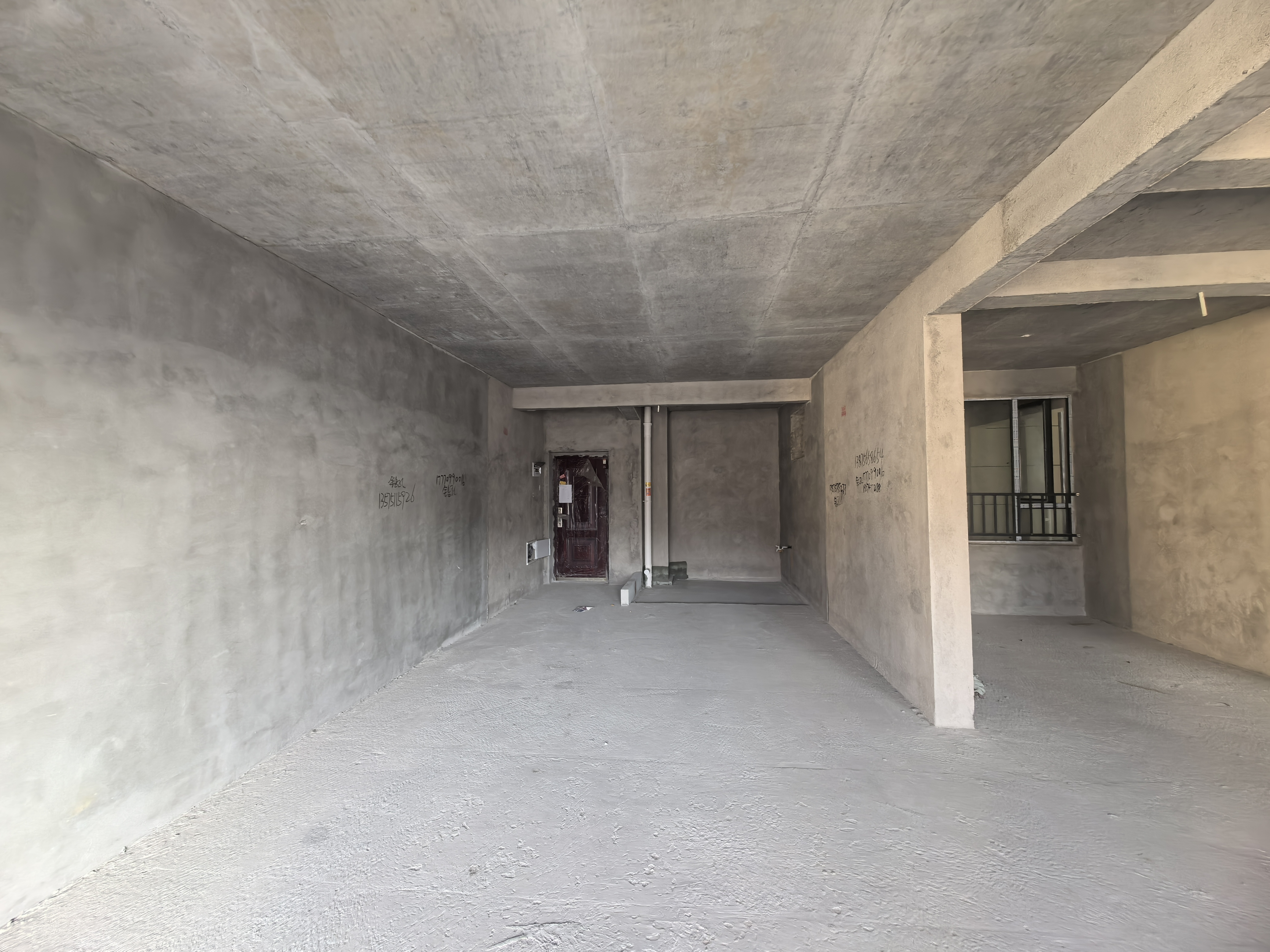 承龙大名城 4室2厅2卫 70.0万 承龙大名城 4室2厅2卫 70.0万客厅