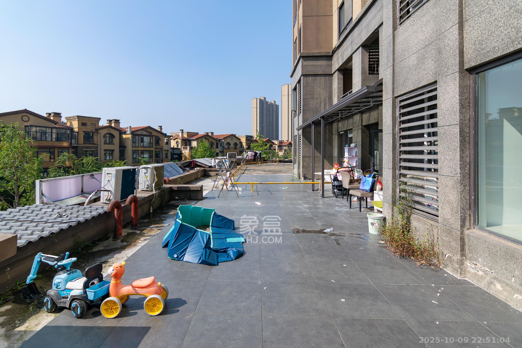 金地三千府(金地湖山樾、金地自在城)  3室2厅1卫    58.0万 金地三千府(金地湖山樾、金地自在城)  3室2厅1卫    58.0万其他