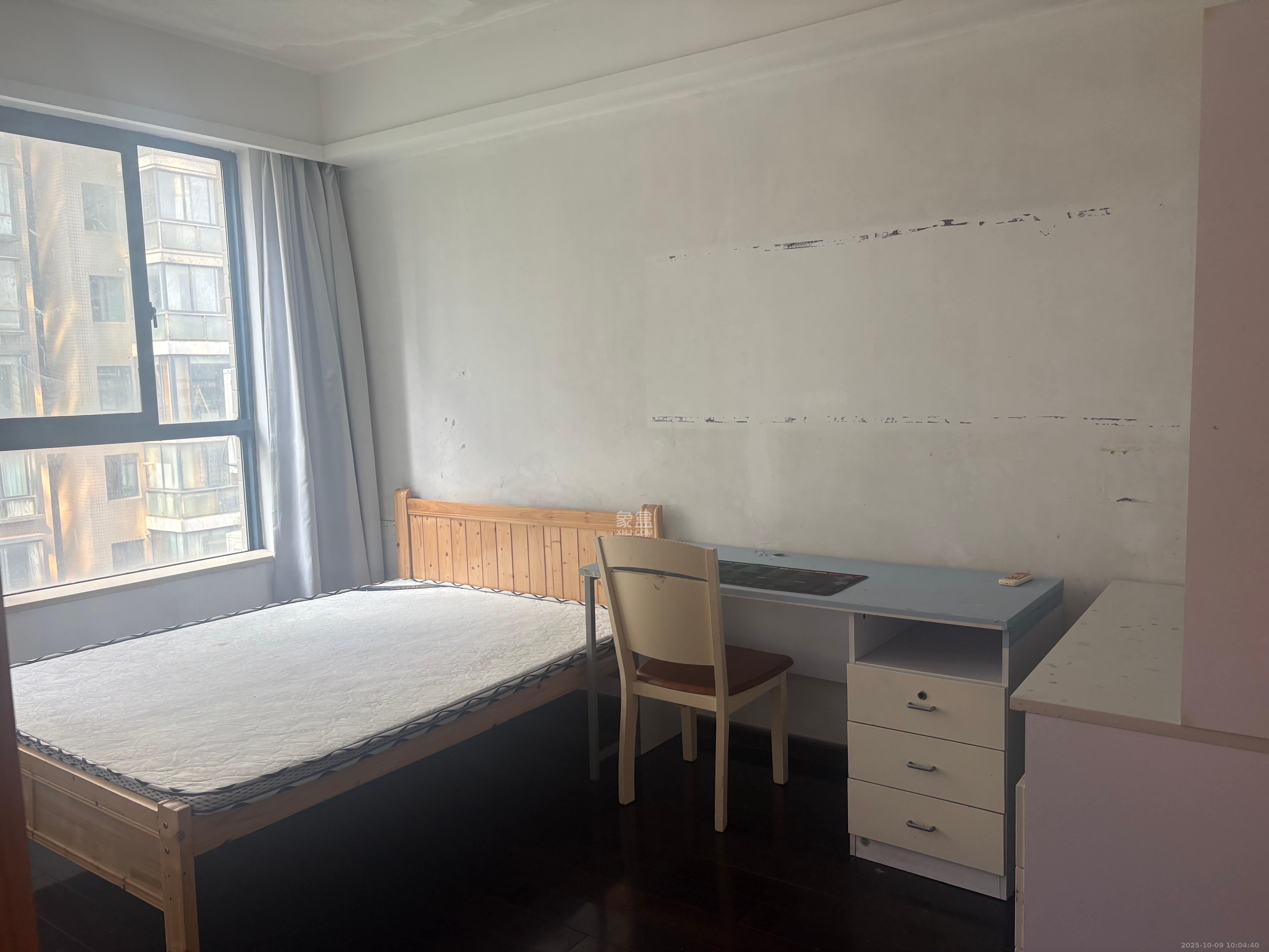 湘江世纪城望江苑  3室2厅2卫    2400.0元/月 湘江世纪城望江苑  3室2厅2卫    2400.0元/月室内图