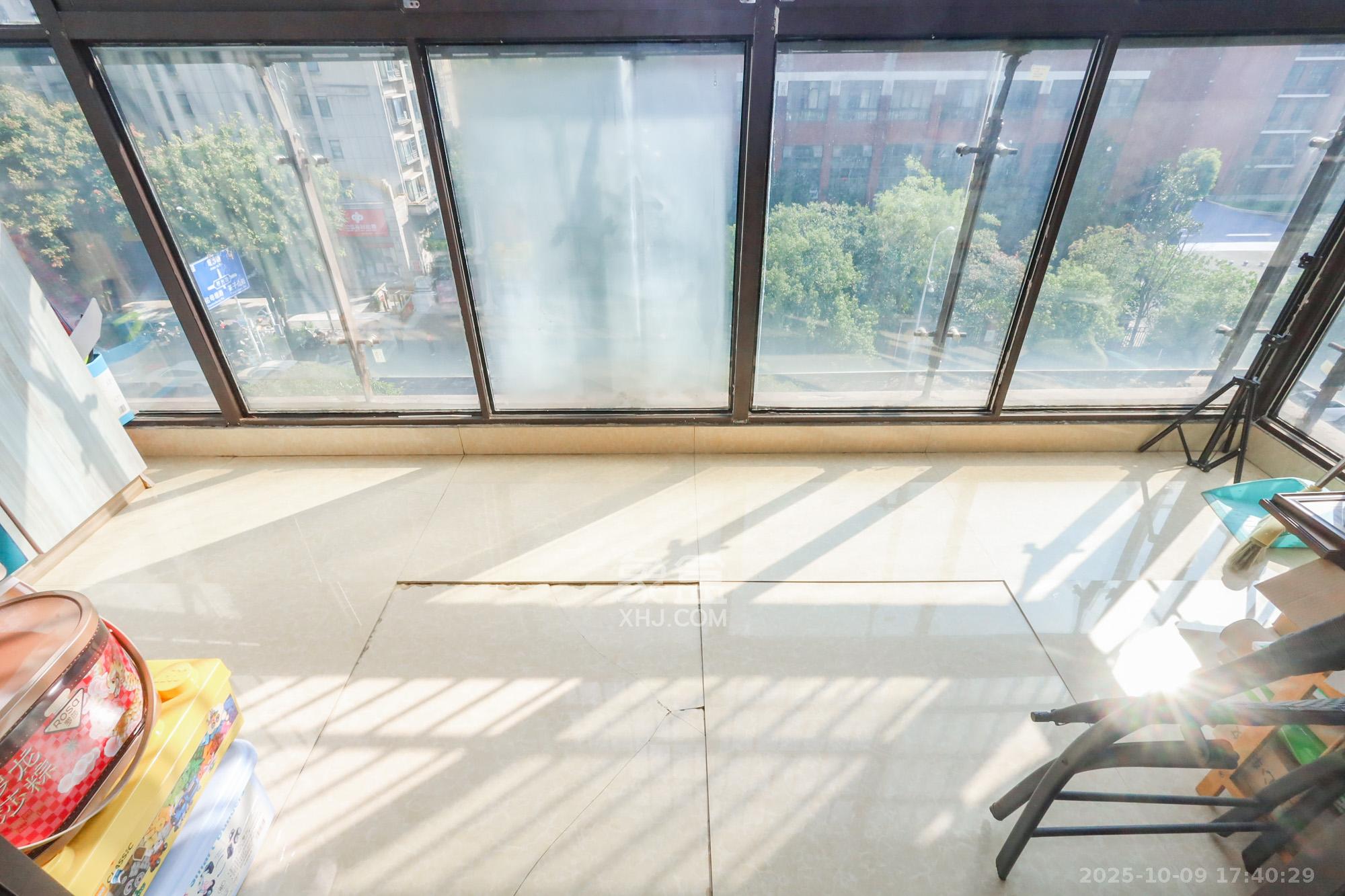 钰龙天下一期  3室2厅1卫    280.0万阳台