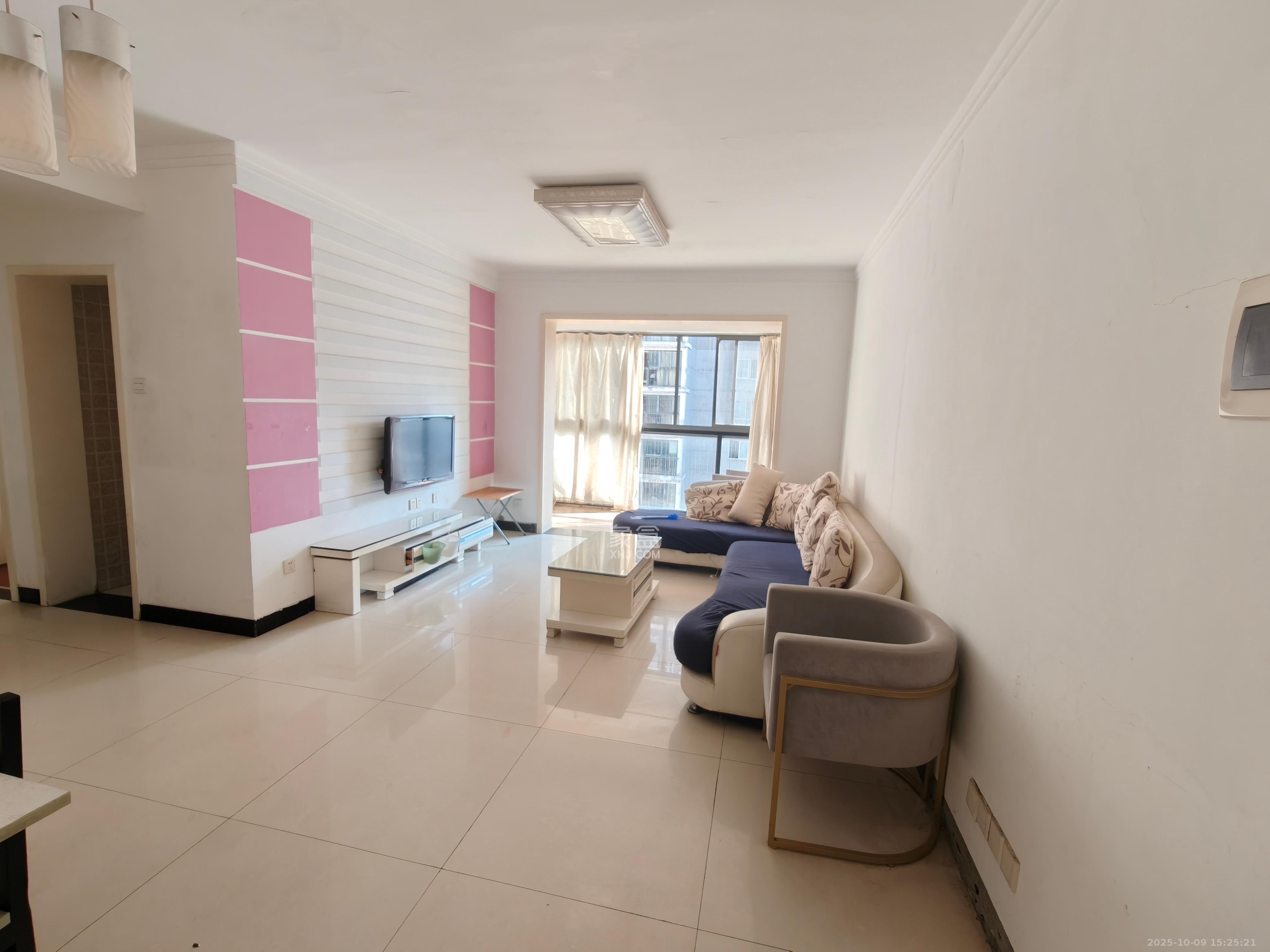 尚都花园城  1室2厅1卫    1700.0元/月