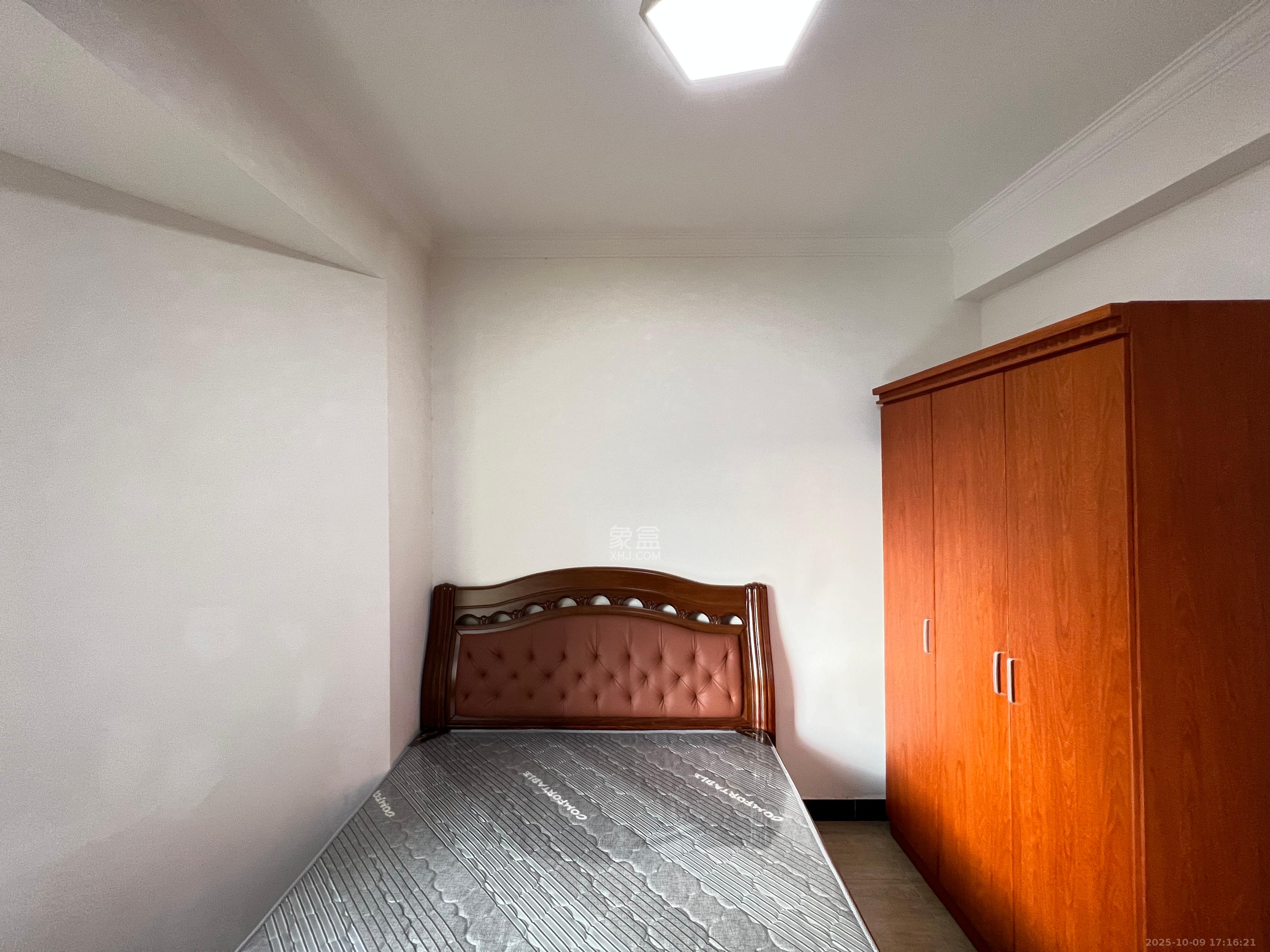 曙光领峰（曙光家园）  2室1厅1卫    2300.0元/月室内图