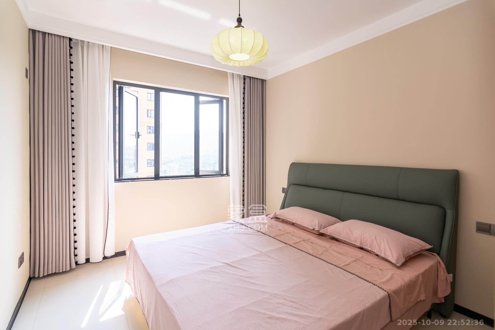 澳海澜庭  4室2厅2卫    99.0万 澳海澜庭  4室2厅2卫    99.0万卧室