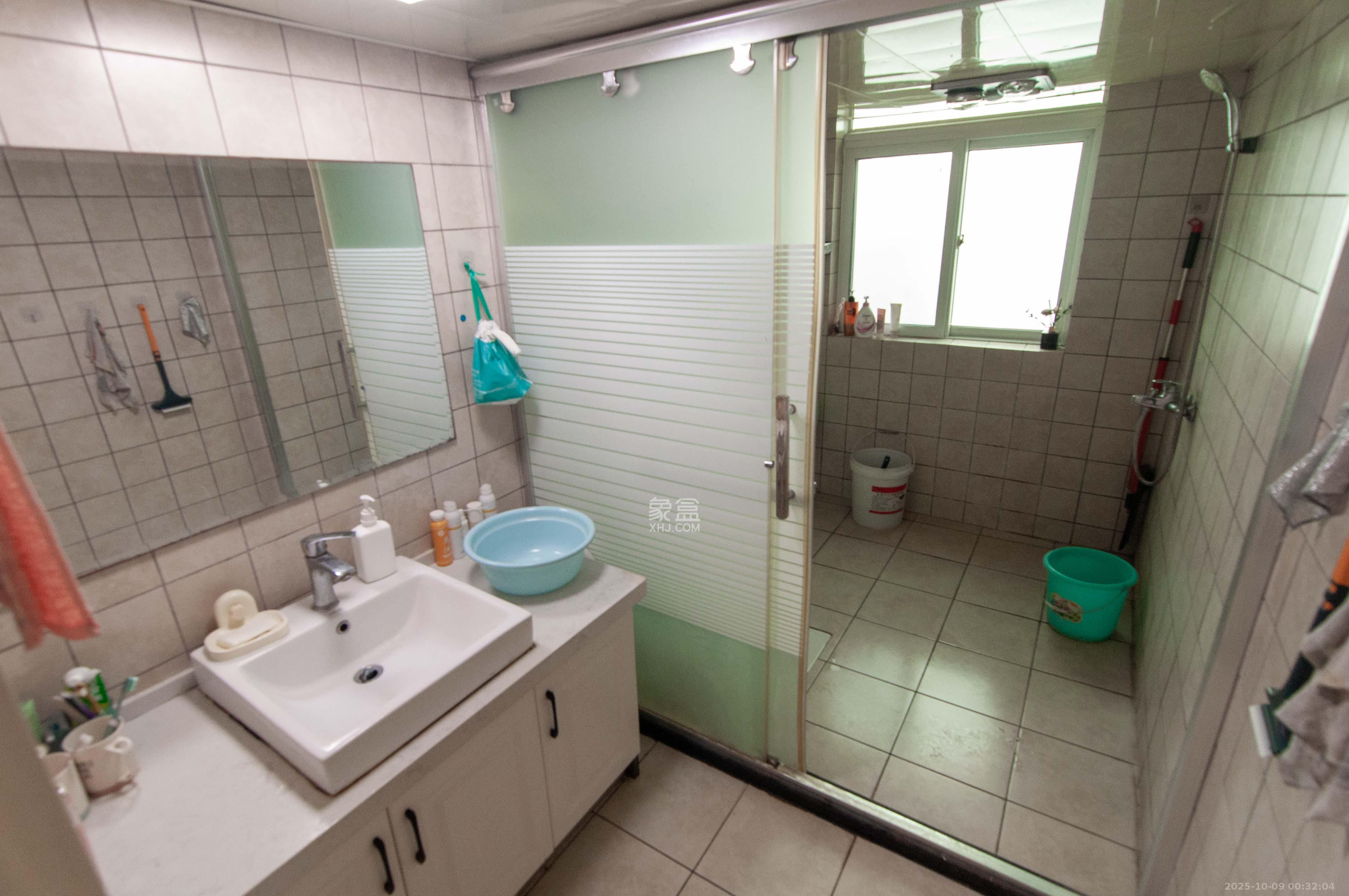 格林星城  3室2厅2卫    108.0万卫生间