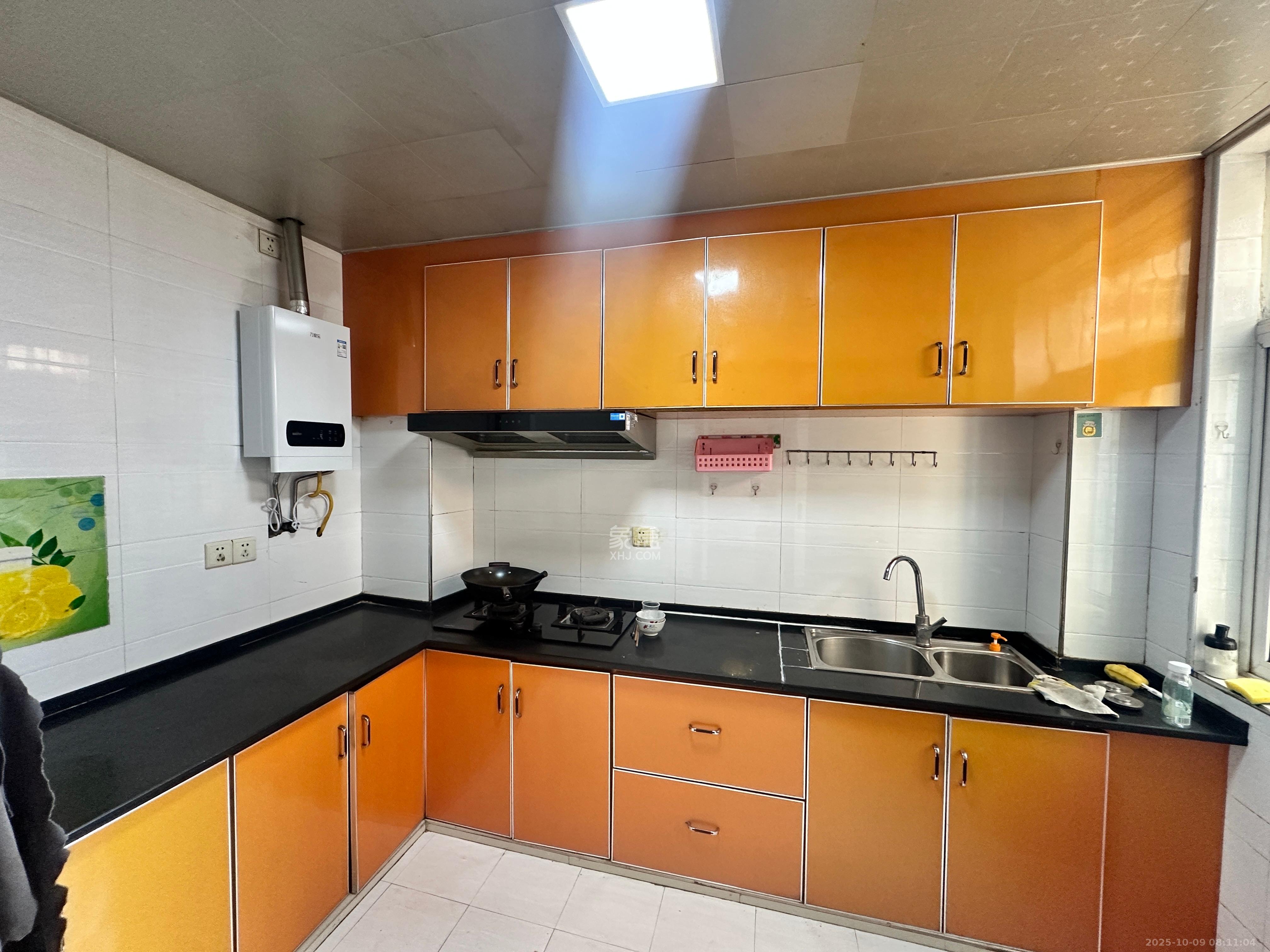 弘欣公寓  4室2厅1卫    2400.0元/月 弘欣公寓  4室2厅1卫    2400.0元/月室内图