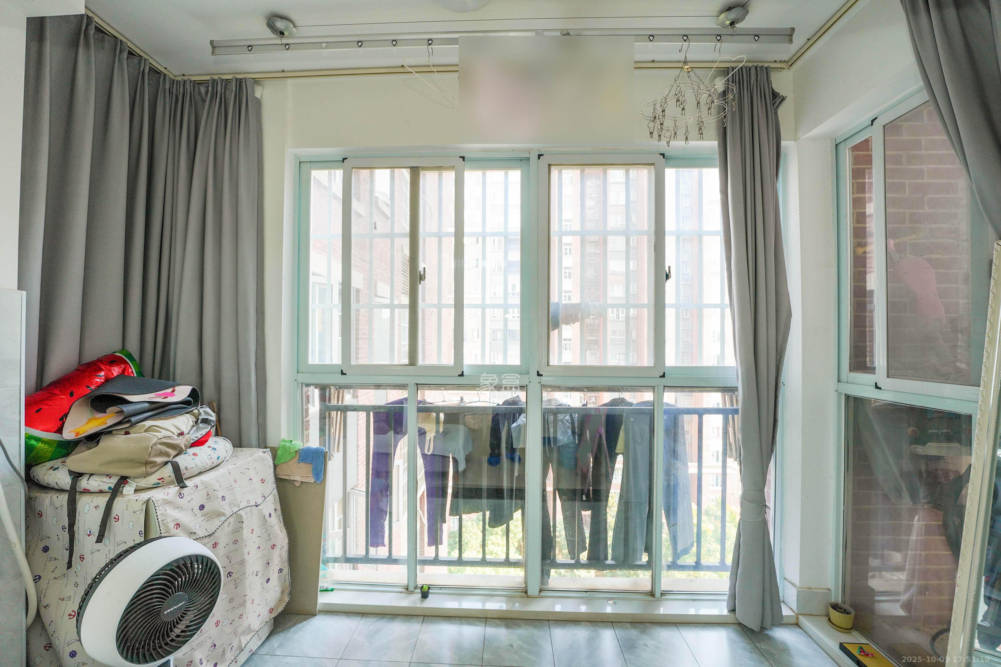 哈佛小镇(五矿哈佛小镇) 3室2厅2卫 86.0万 哈佛小镇(五矿哈佛小镇) 3室2厅2卫 86.0万阳台