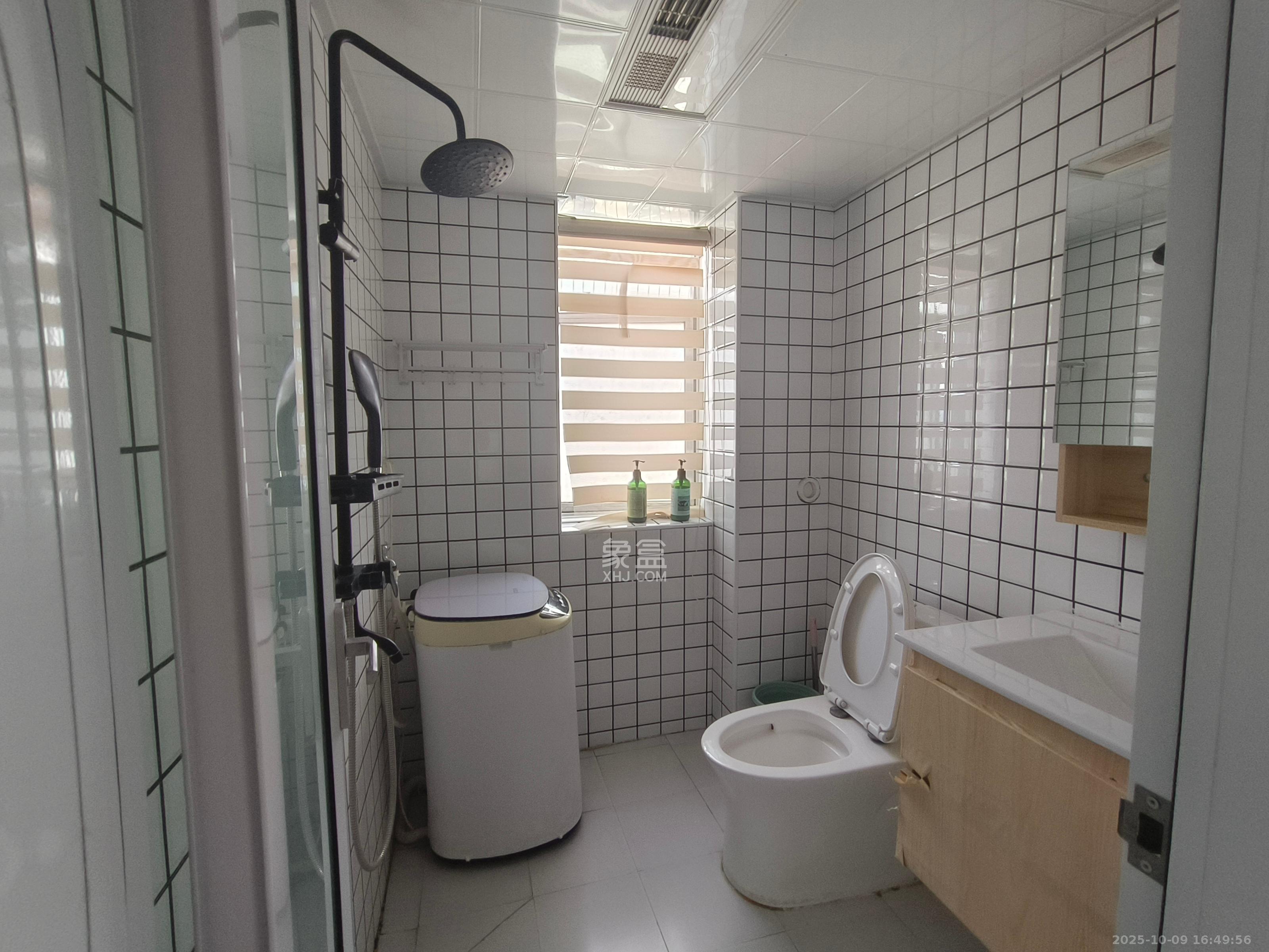 君临国际 1室1厅1卫 1700.0元/月 君临国际 1室1厅1卫 1700.0元/月室内图