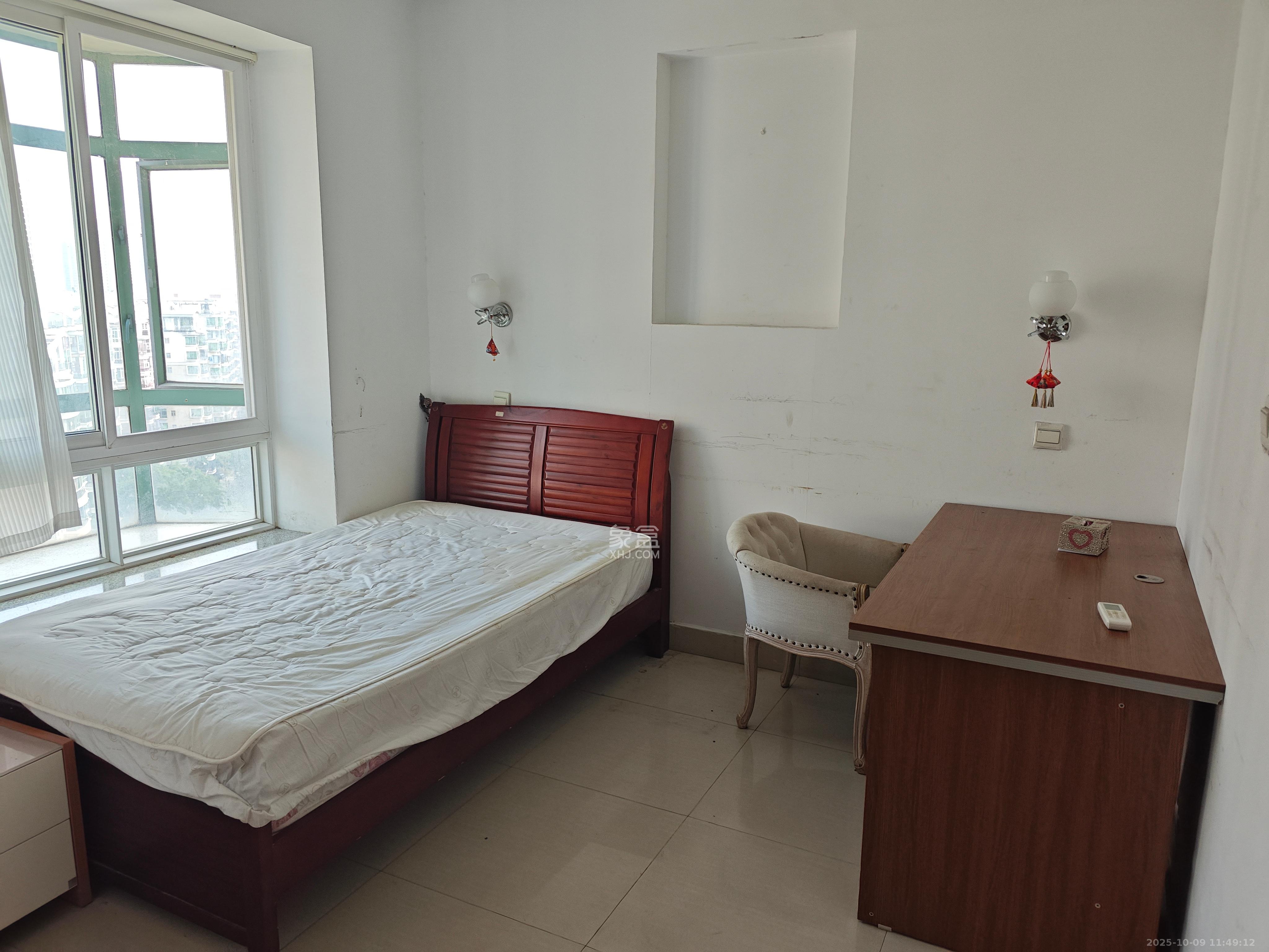 梦泽园 4室2厅2卫 4000.0元/月 梦泽园 4室2厅2卫 4000.0元/月室内图