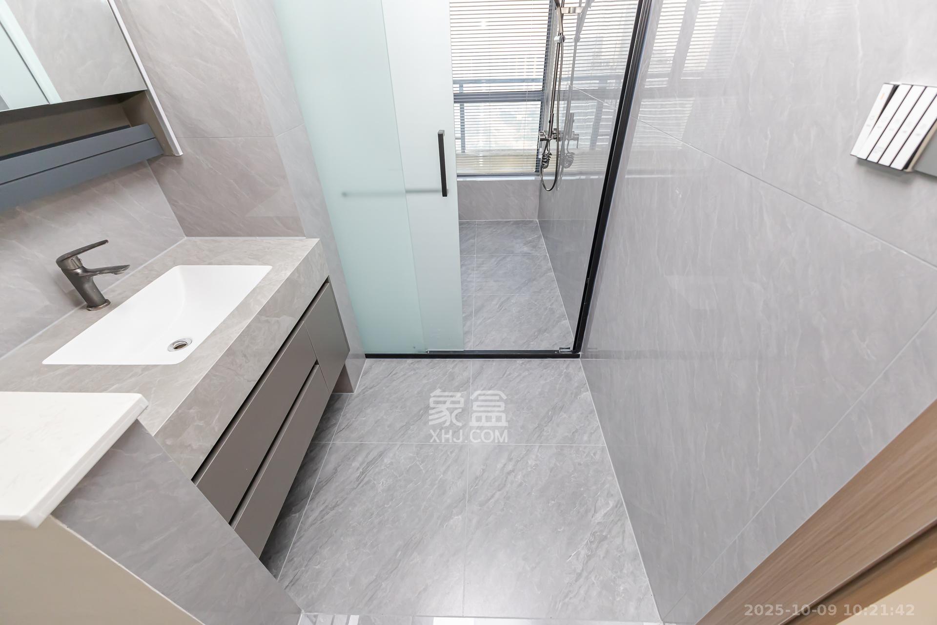 勤诚达新界  5室2厅2卫    119.8万卫生间