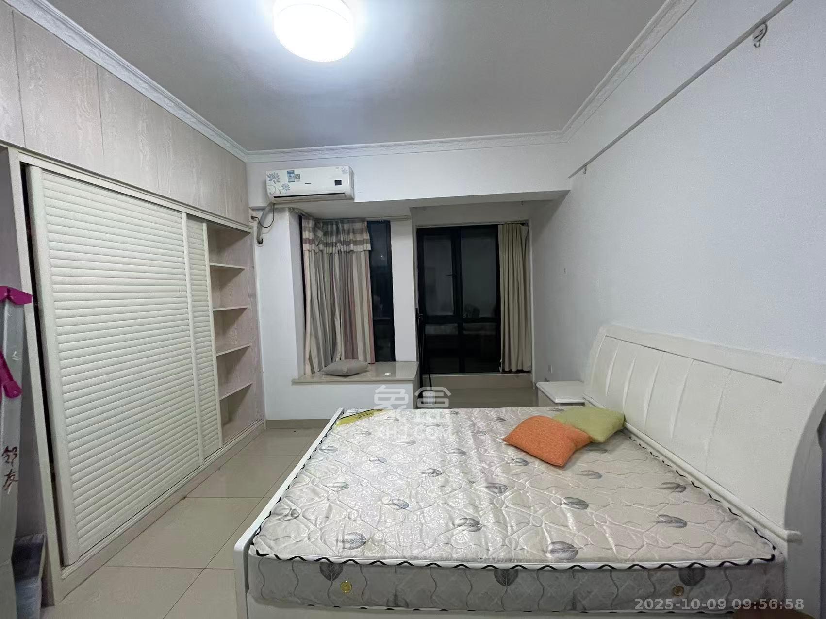 英郡年华 1室1厅1卫 1300.0元/月 英郡年华 1室1厅1卫 1300.0元/月室内图