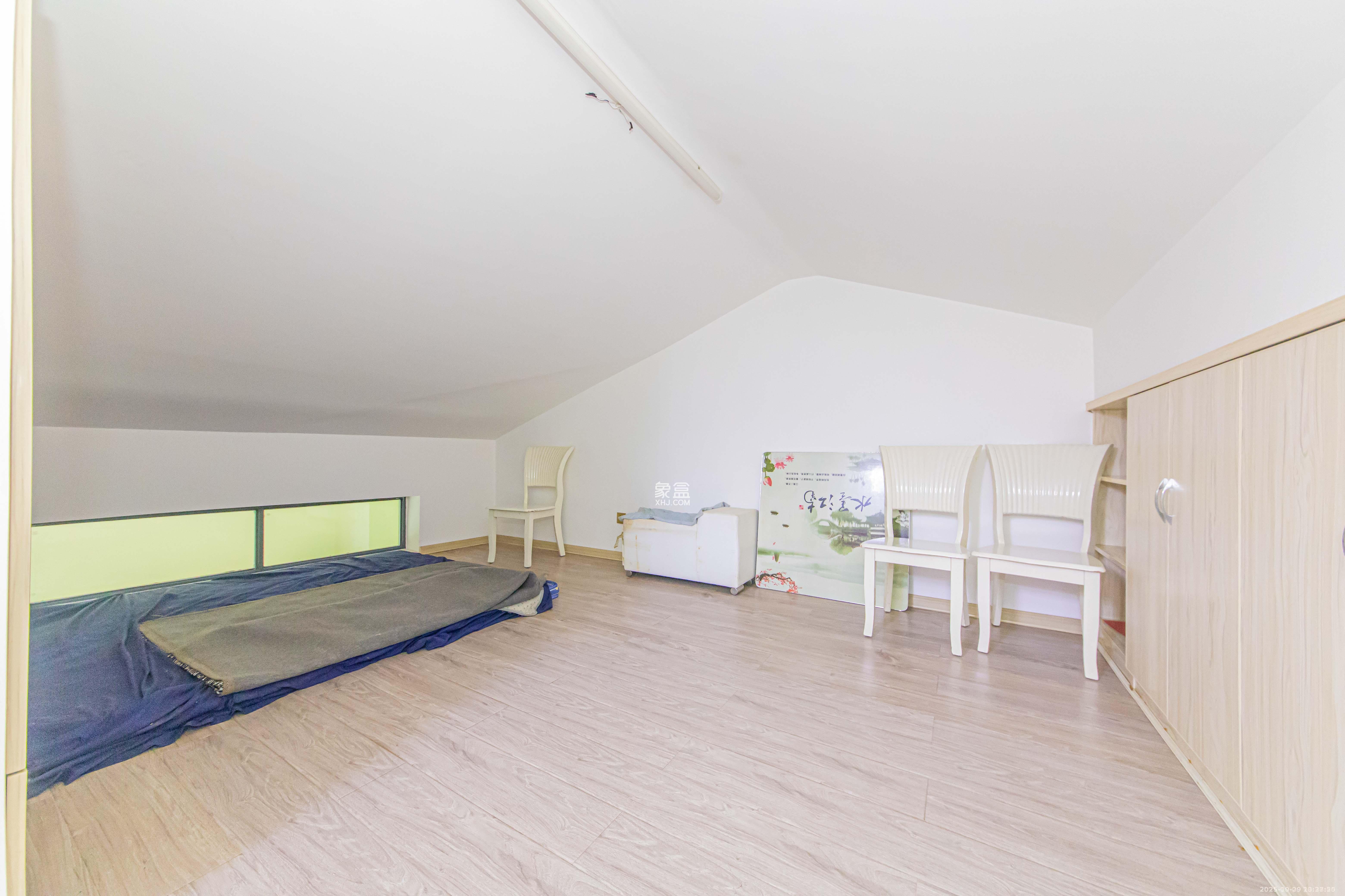 中建芙蓉嘉苑  3室2厅2卫    2300.0元/月室内图