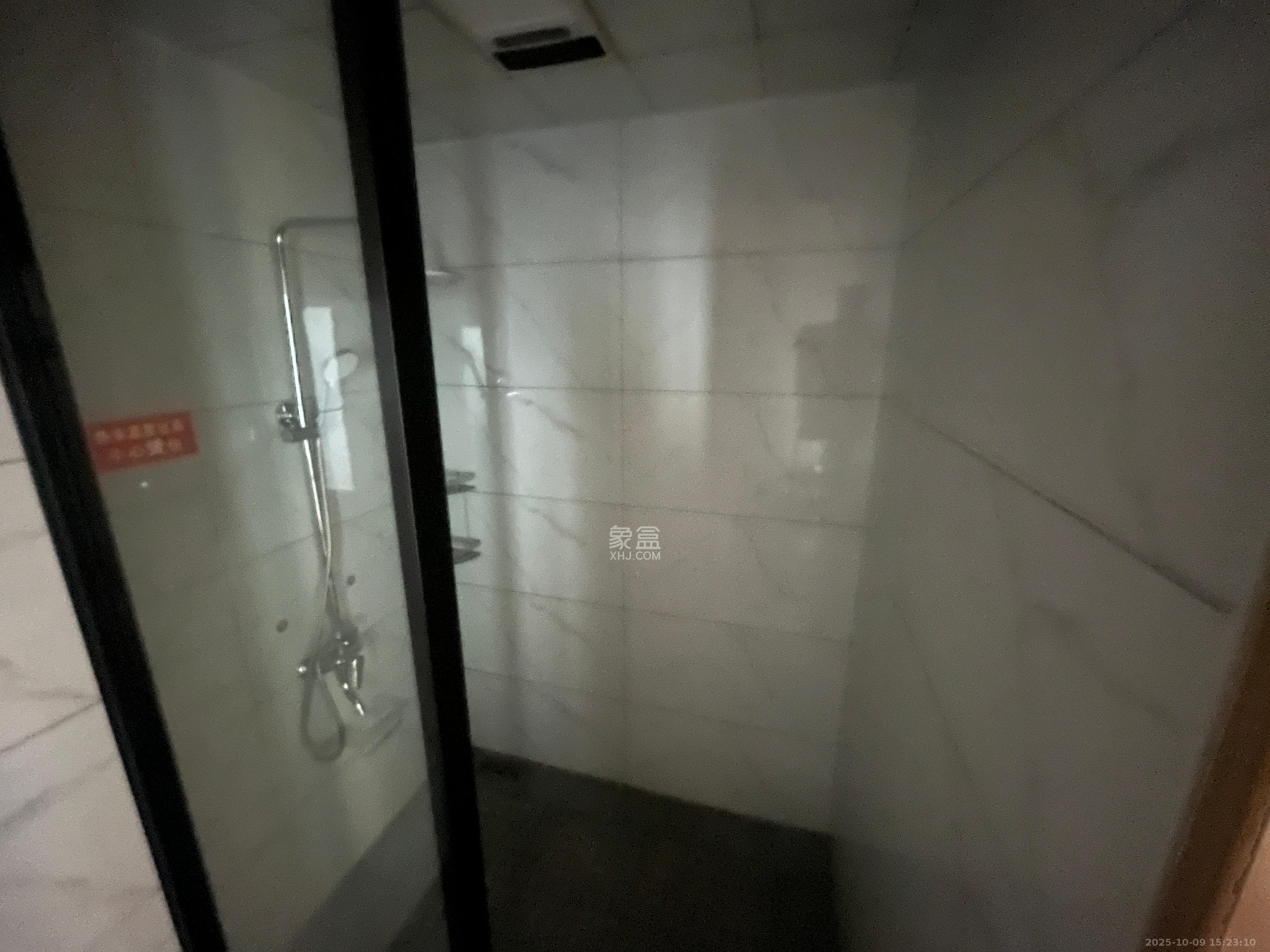 公园9号大都会  1室1厅1卫    1800.0元/月室内图