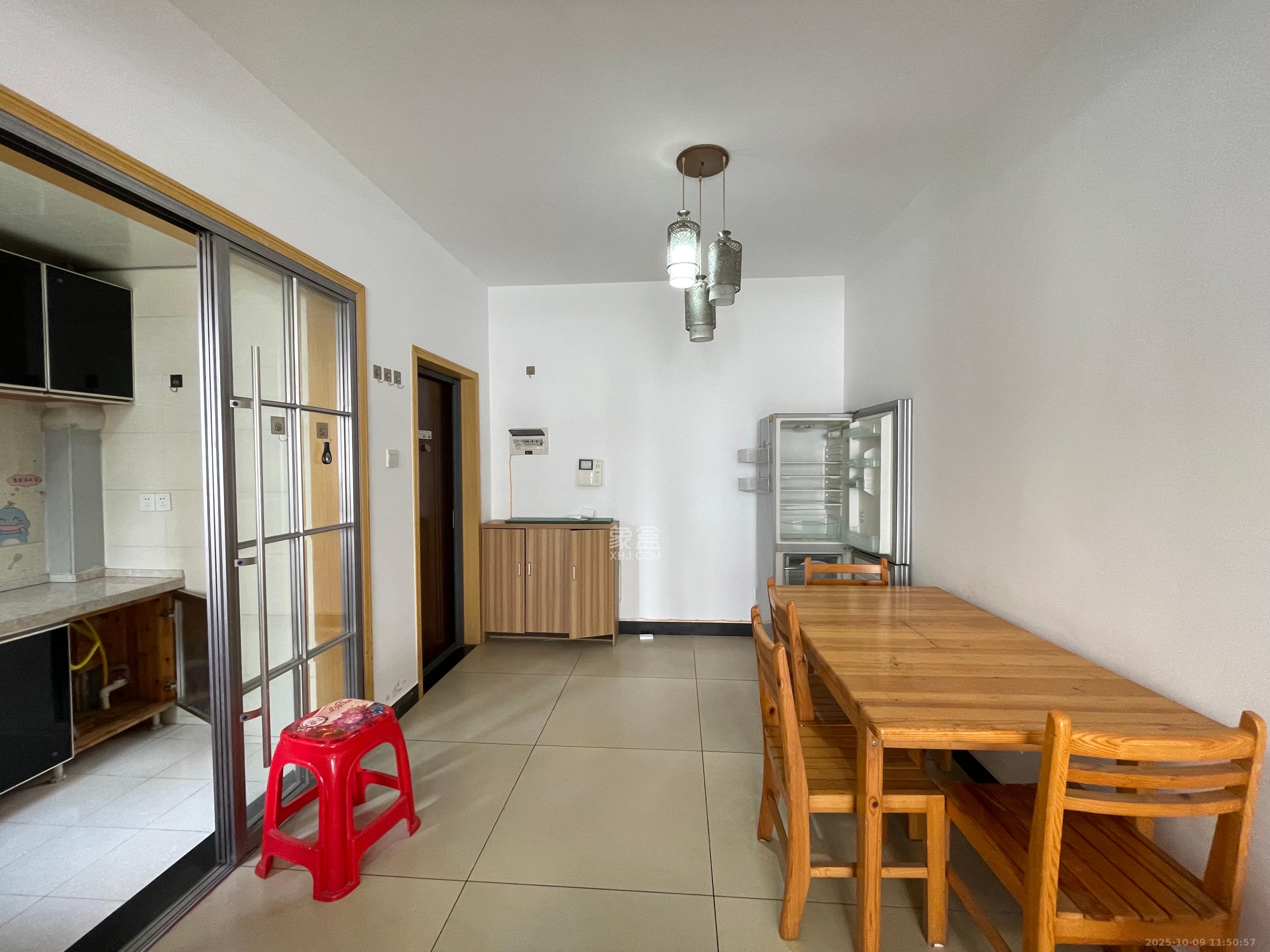 高信向日葵  3室2厅1卫    2600.0元/月室内图