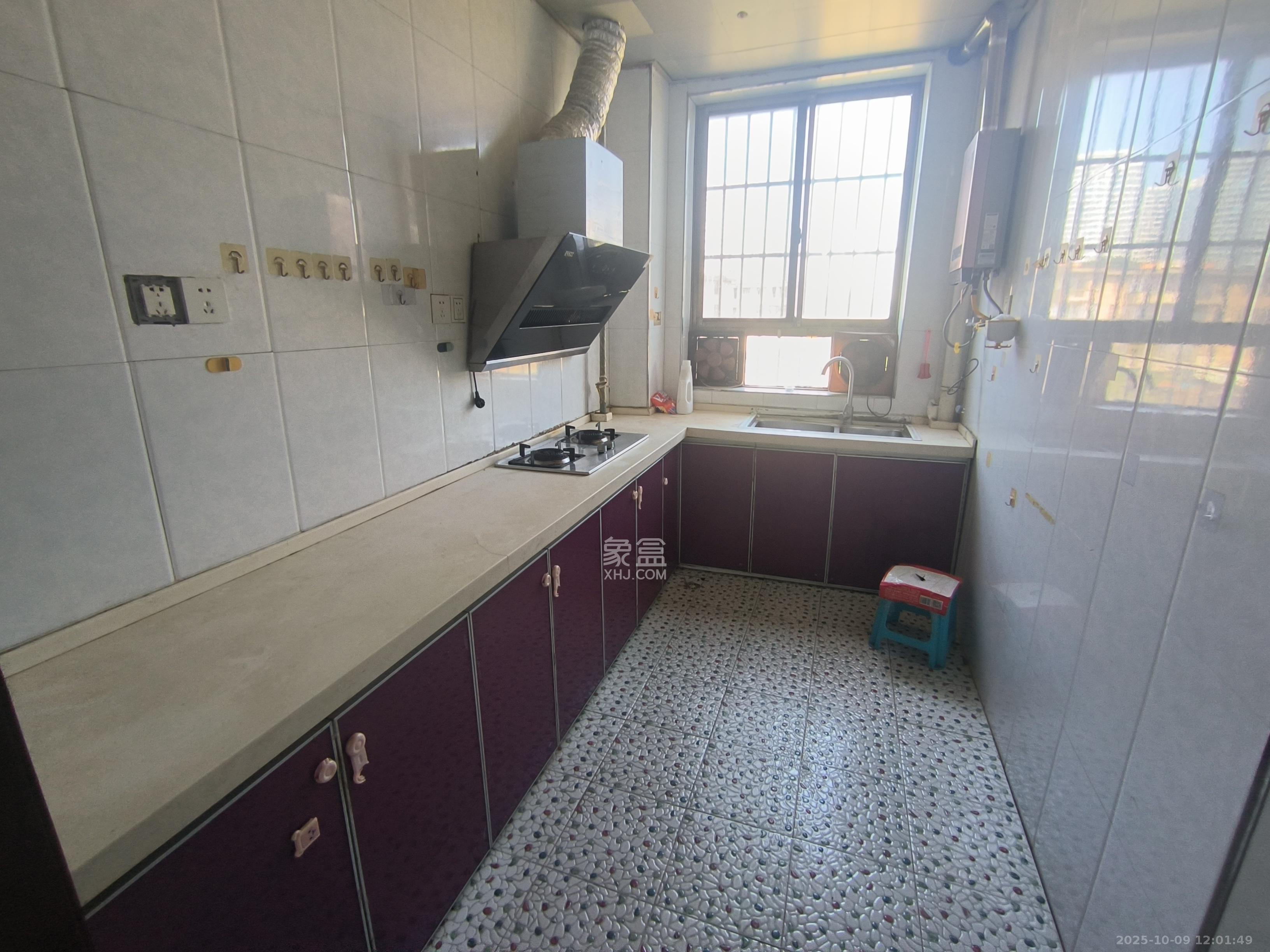 荷叶小区 2室2厅1卫 1100.0元/月 荷叶小区 2室2厅1卫 1100.0元/月室内图