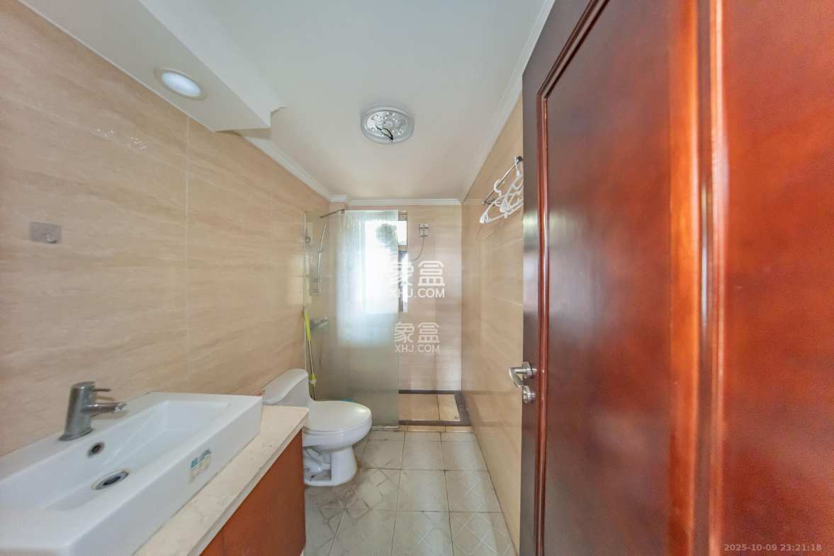 江山帝景雅典 1室2厅1卫 148.0万 江山帝景雅典 1室2厅1卫 148.0万卫生间