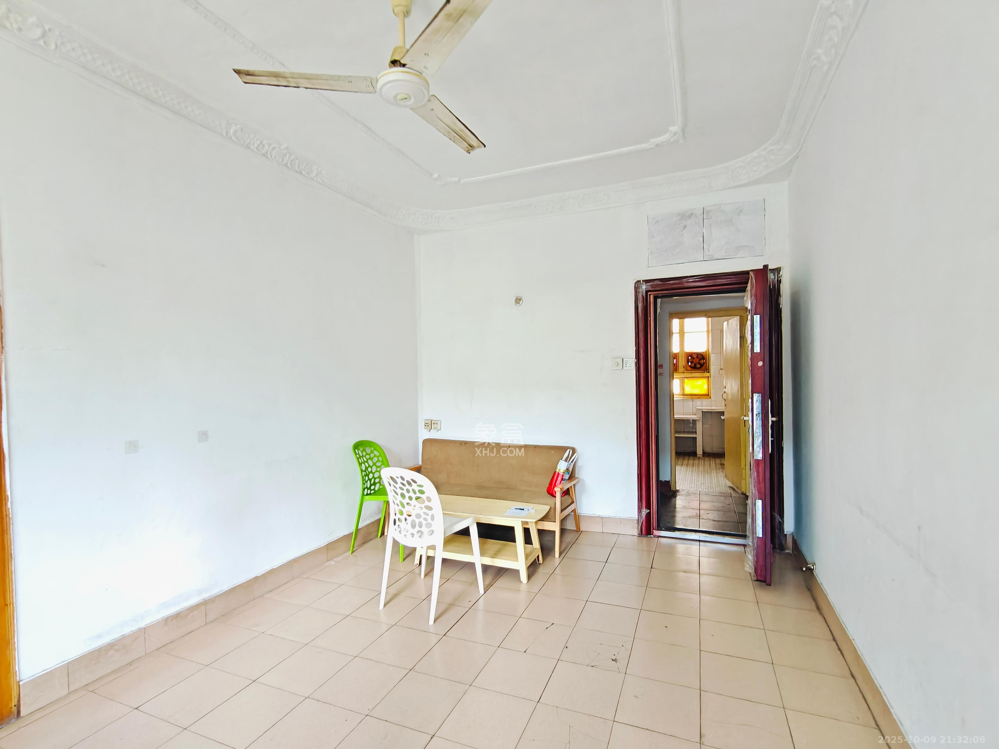 识字里社区  2室1厅1卫    1500.0元/月室内图