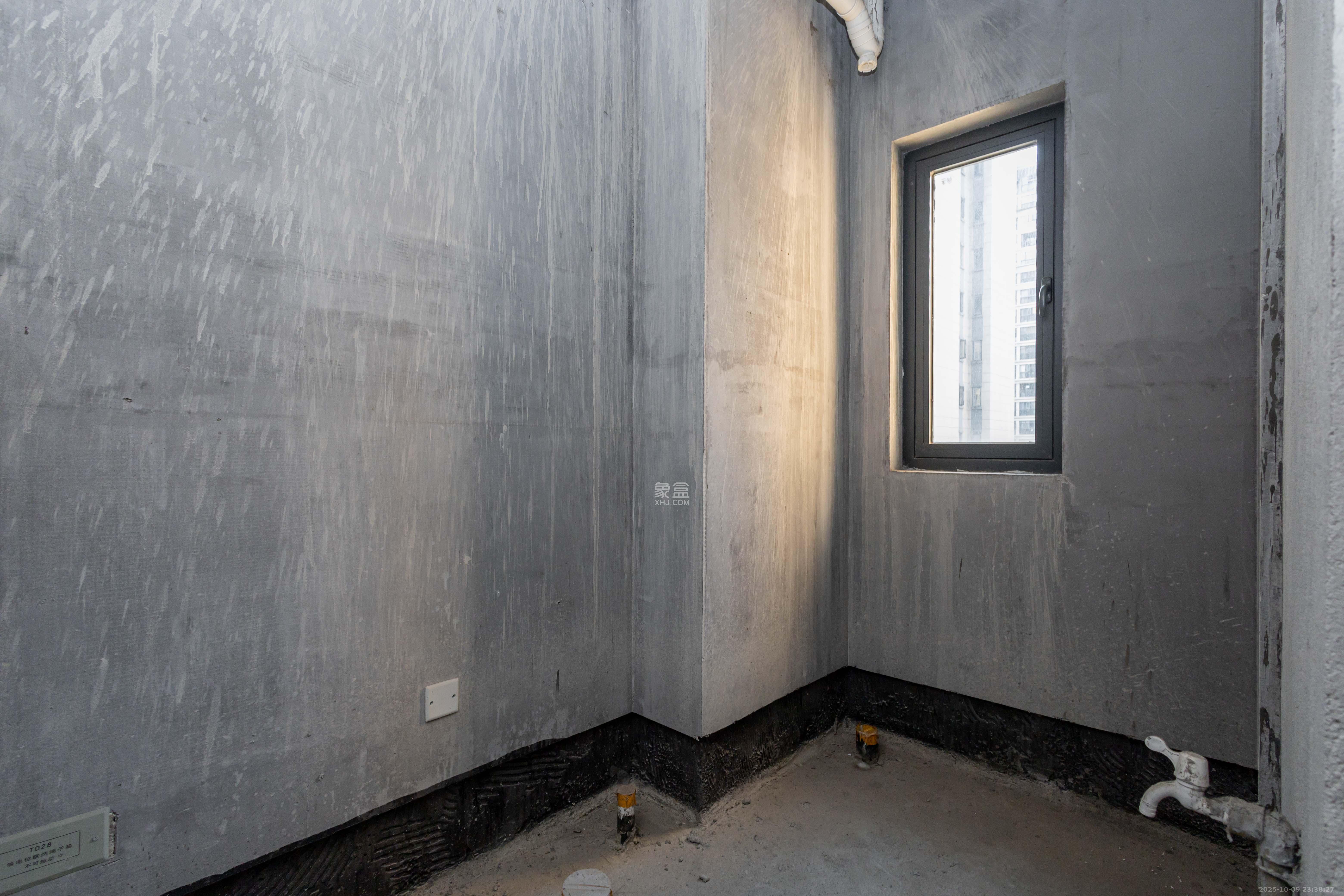 恒大江湾  3室1厅2卫    110.0万卫生间